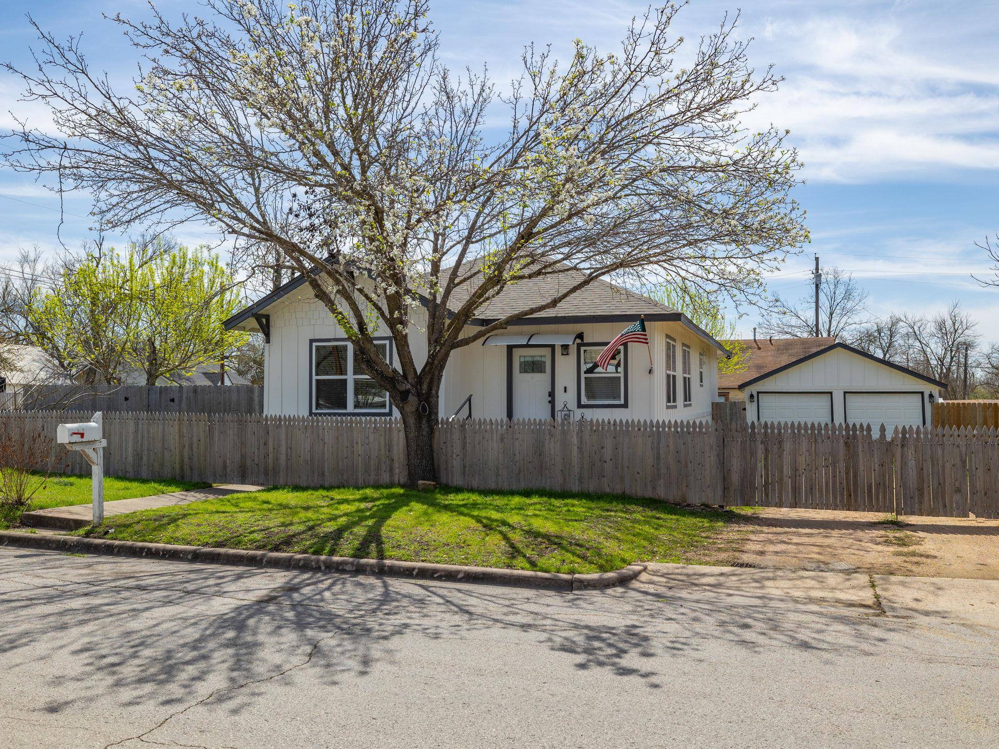 Taylor, TX 76574,1401 W 7th ST