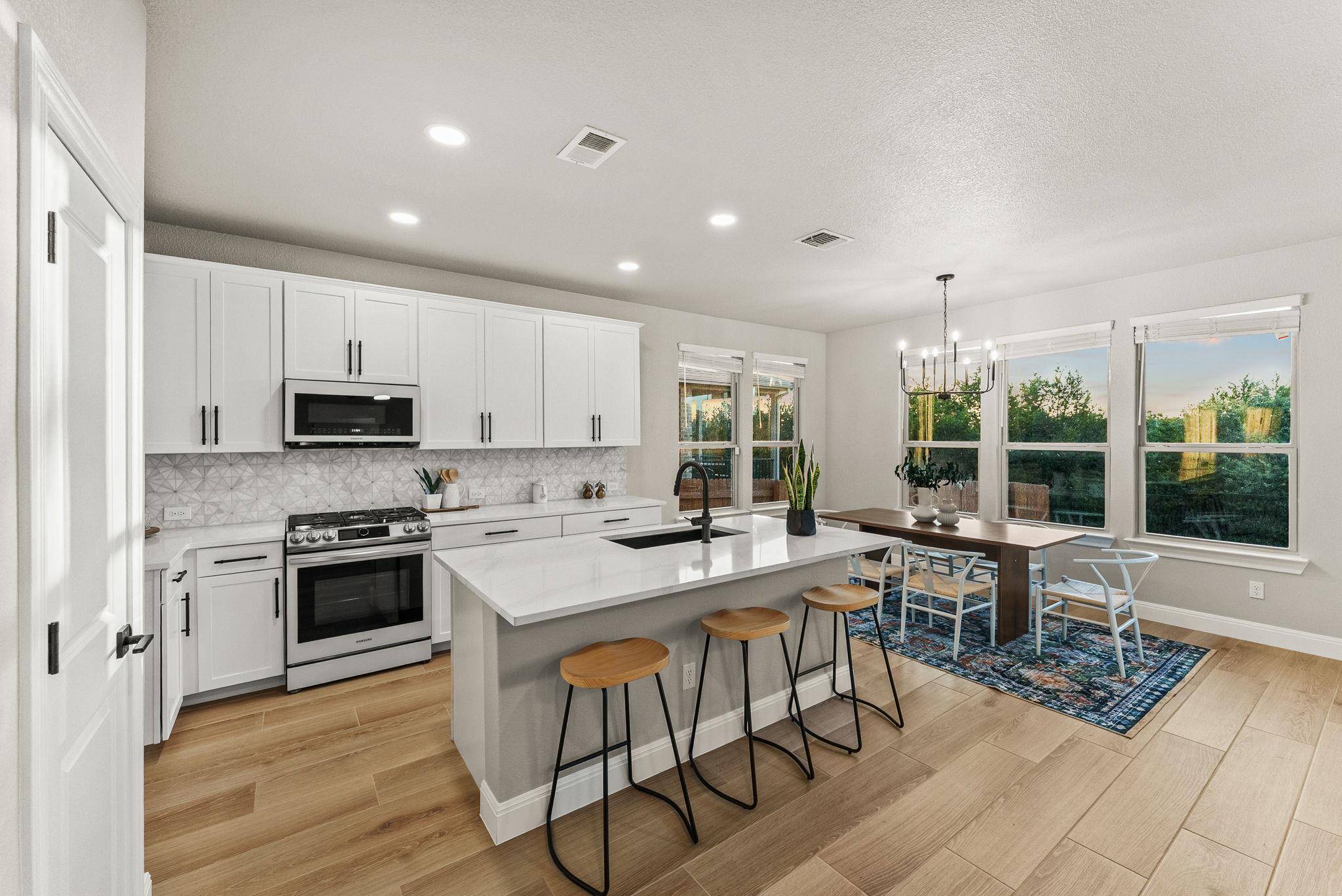 Austin, TX 78738,5300 Traviston DR