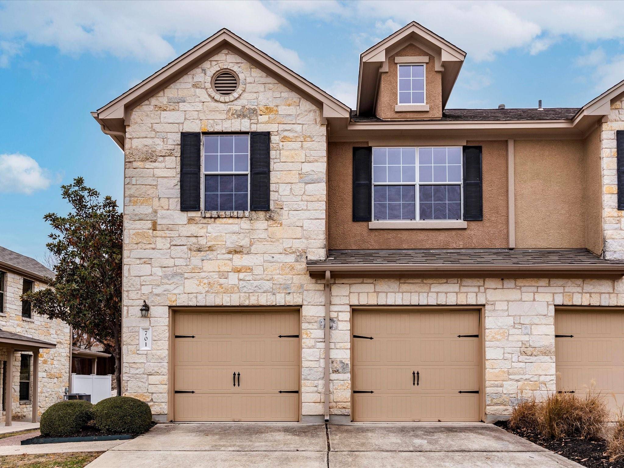 Cedar Park, TX 78613,700 Mandarin Flyway #701
