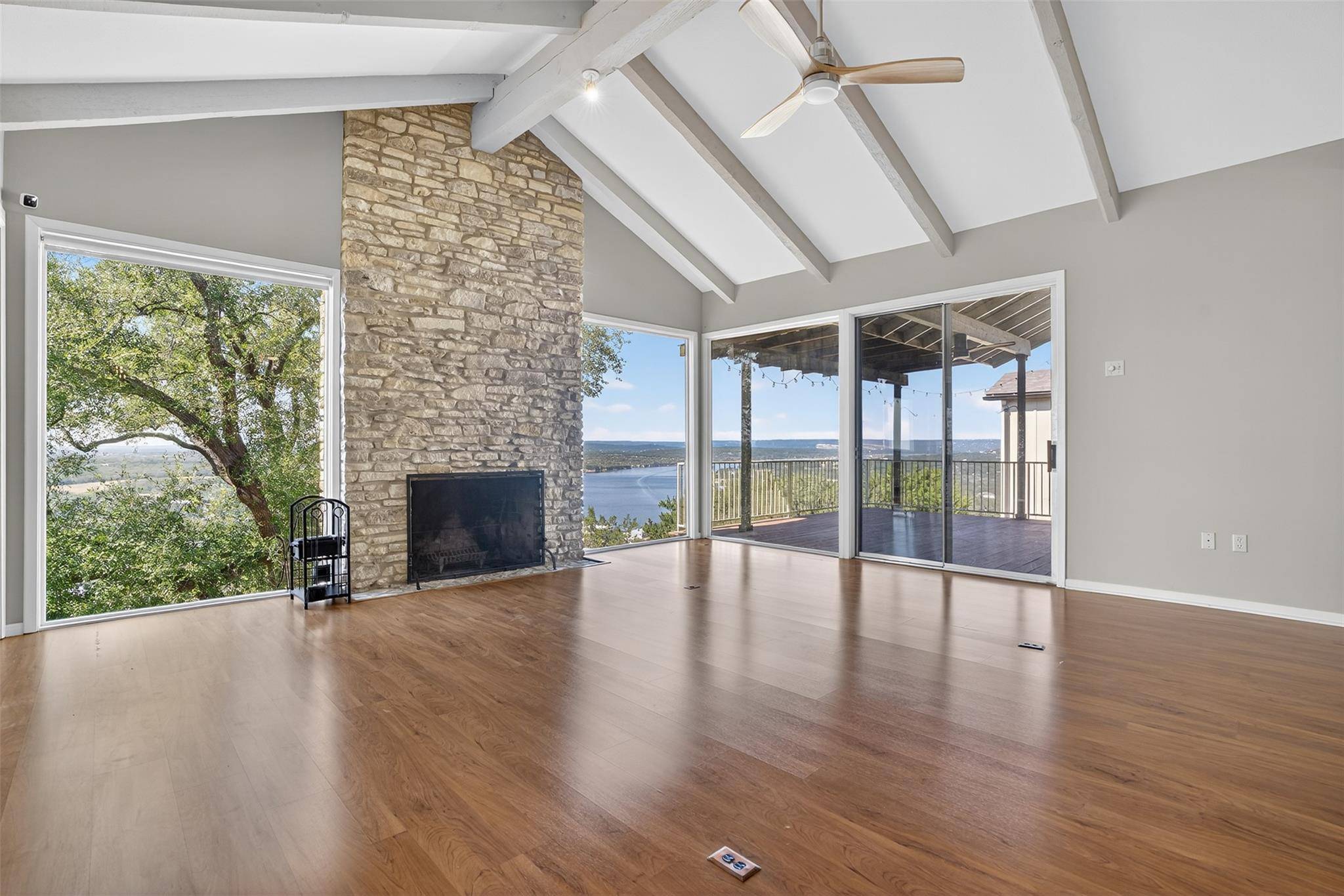 Spicewood, TX 78669,406 N Ronay DR