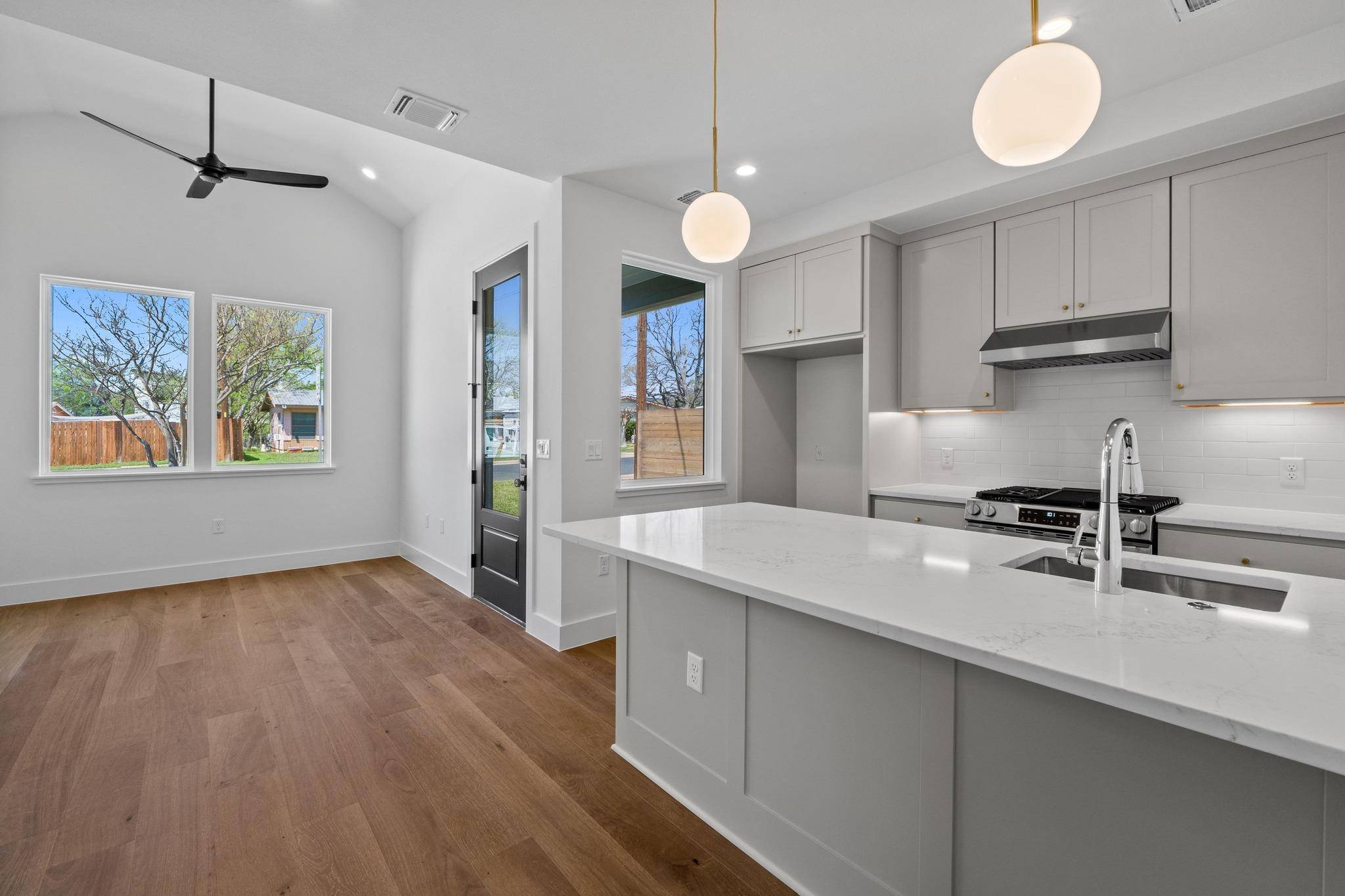 Austin, TX 78745,4525 S 3rd ST