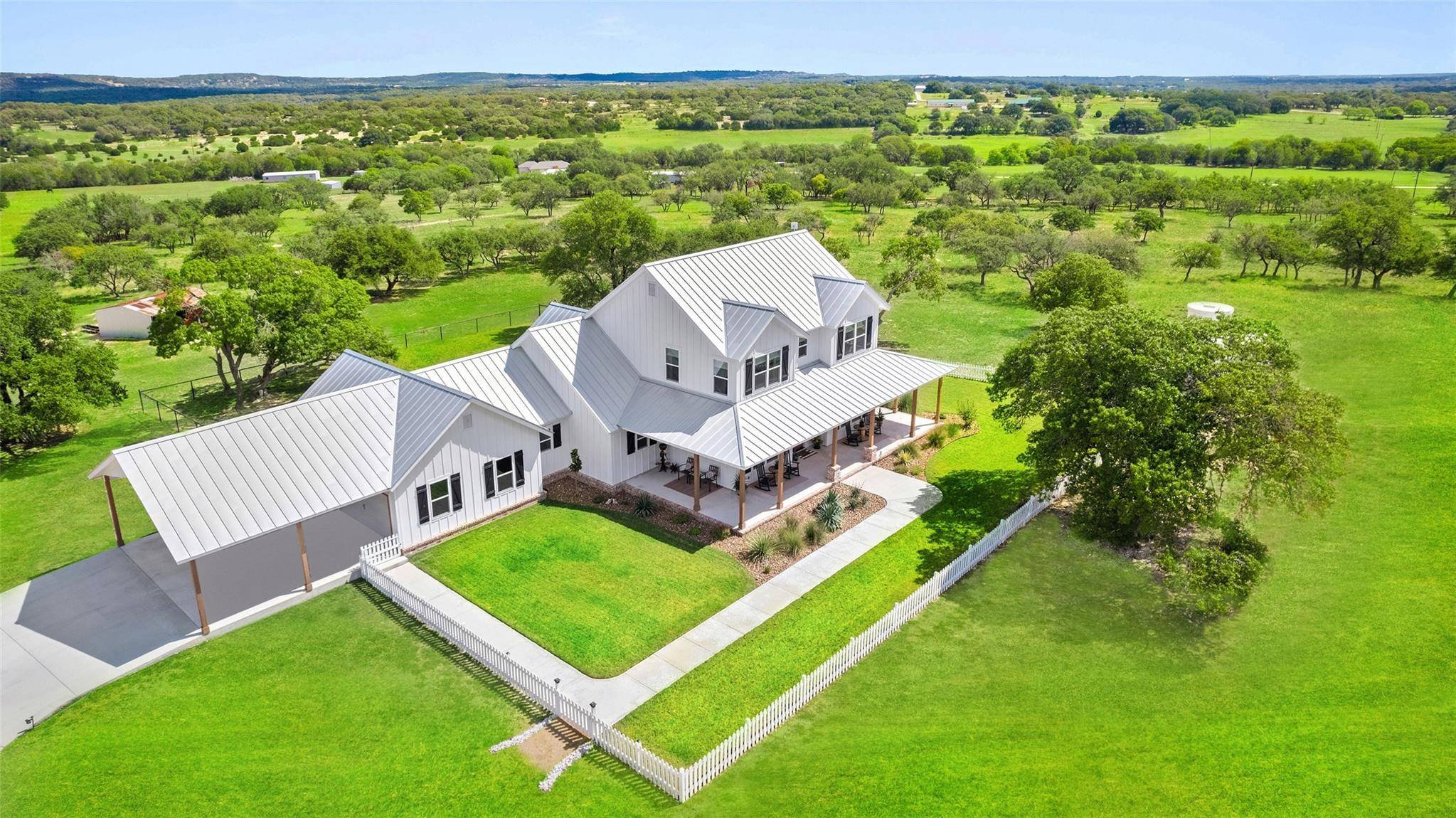 Blanco, TX 78606,2454 McKinney LOOP