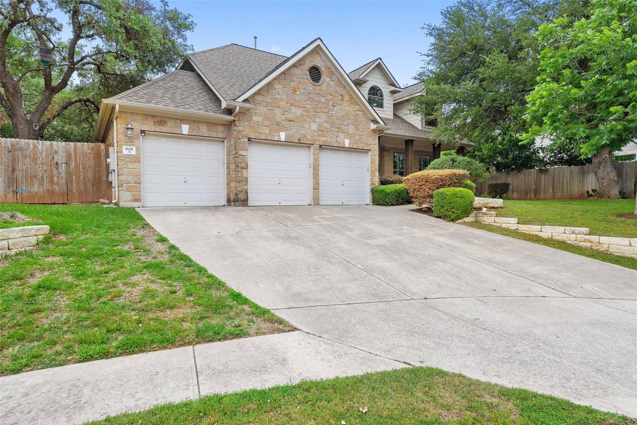 Austin, TX 78732,908 Golden Palomino CT