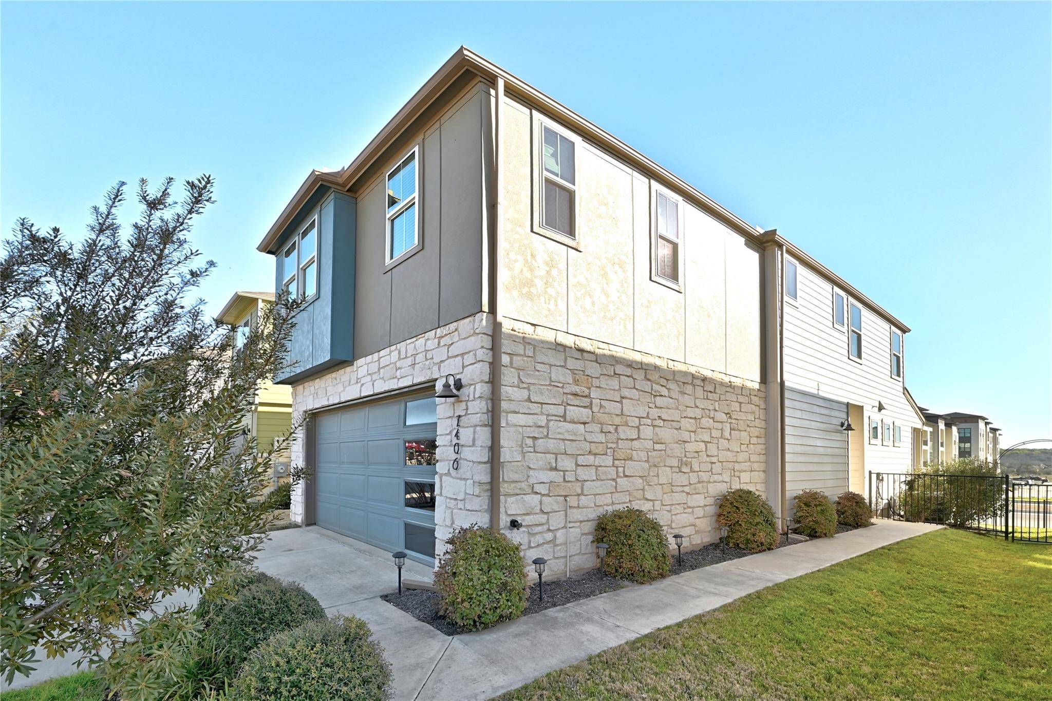 Austin, TX 78744,7406 Harmony Shoals BND #260