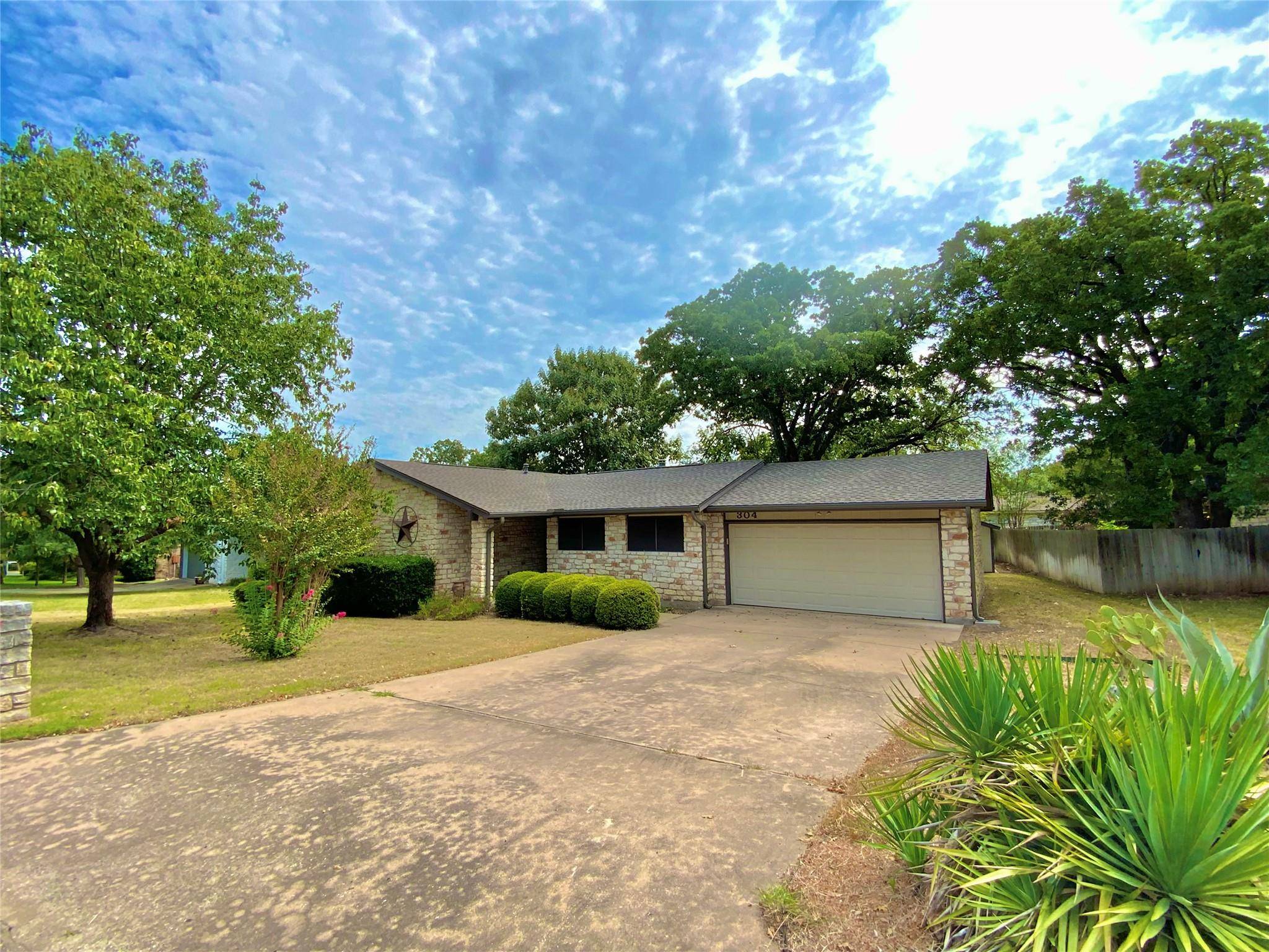 Georgetown, TX 78628,304 Innwood DR