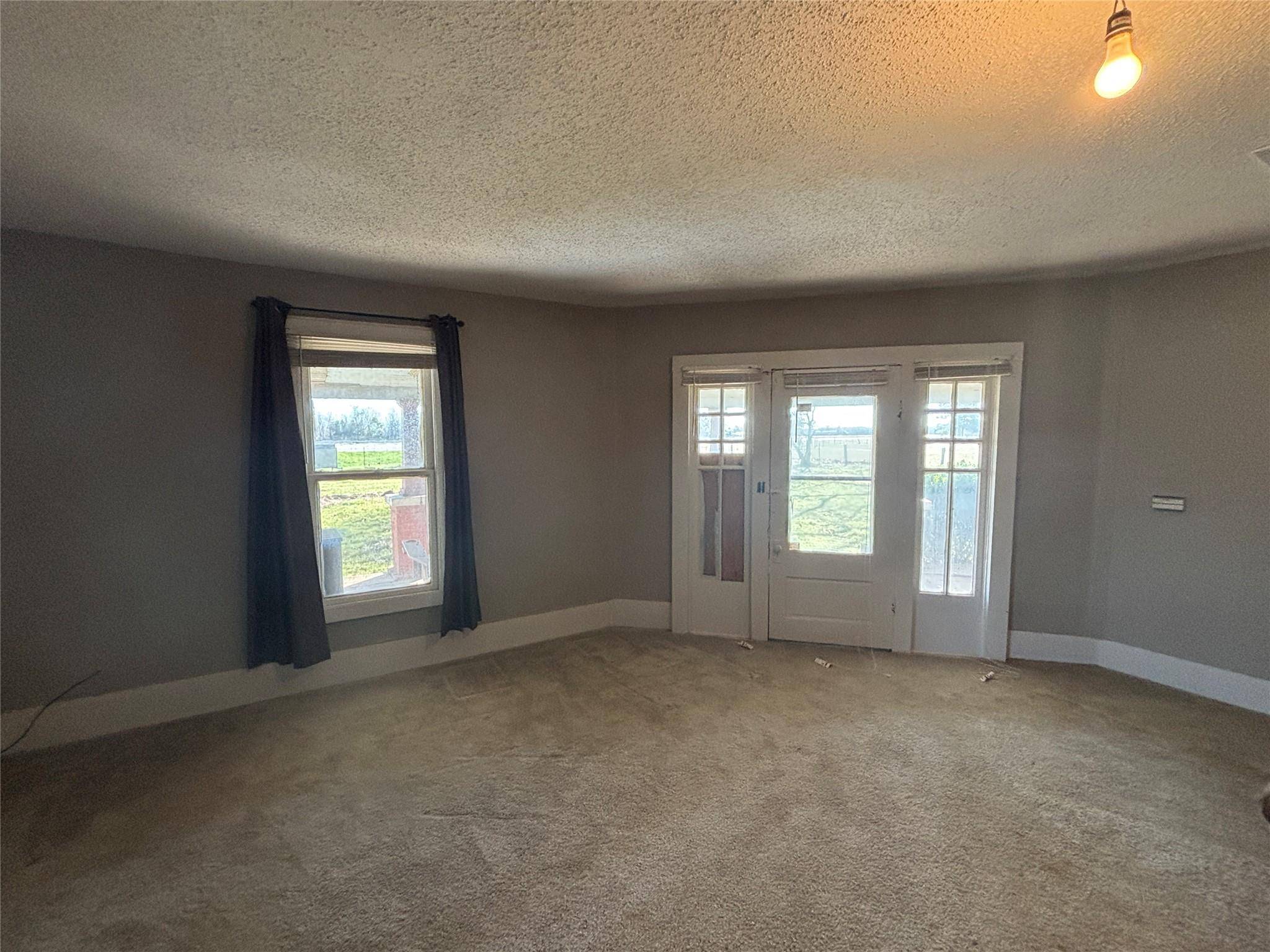 Smithville, TX 78957,Address not disclosed