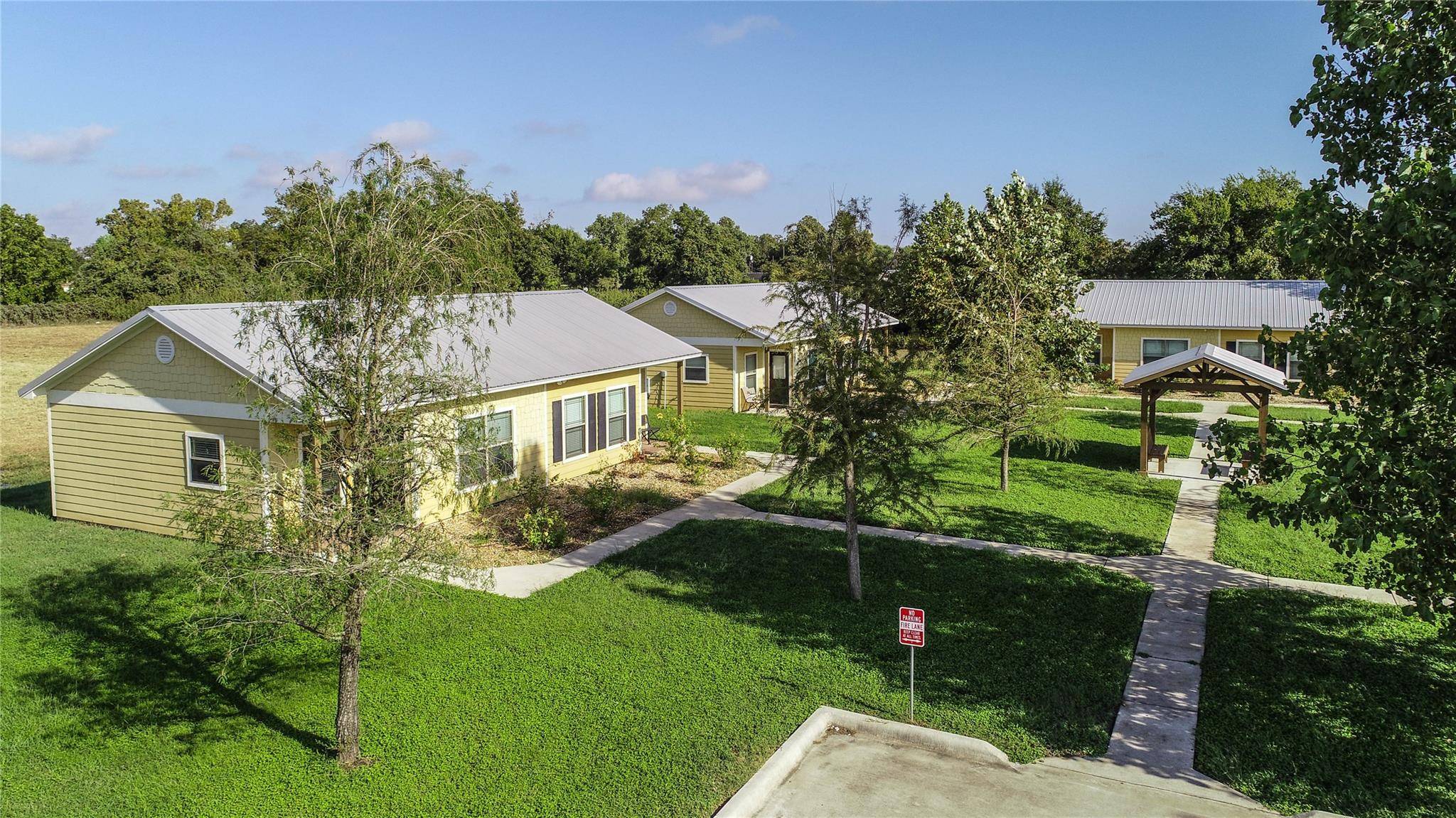 Cameron, TX 76520,1102 1200 W 16th Street