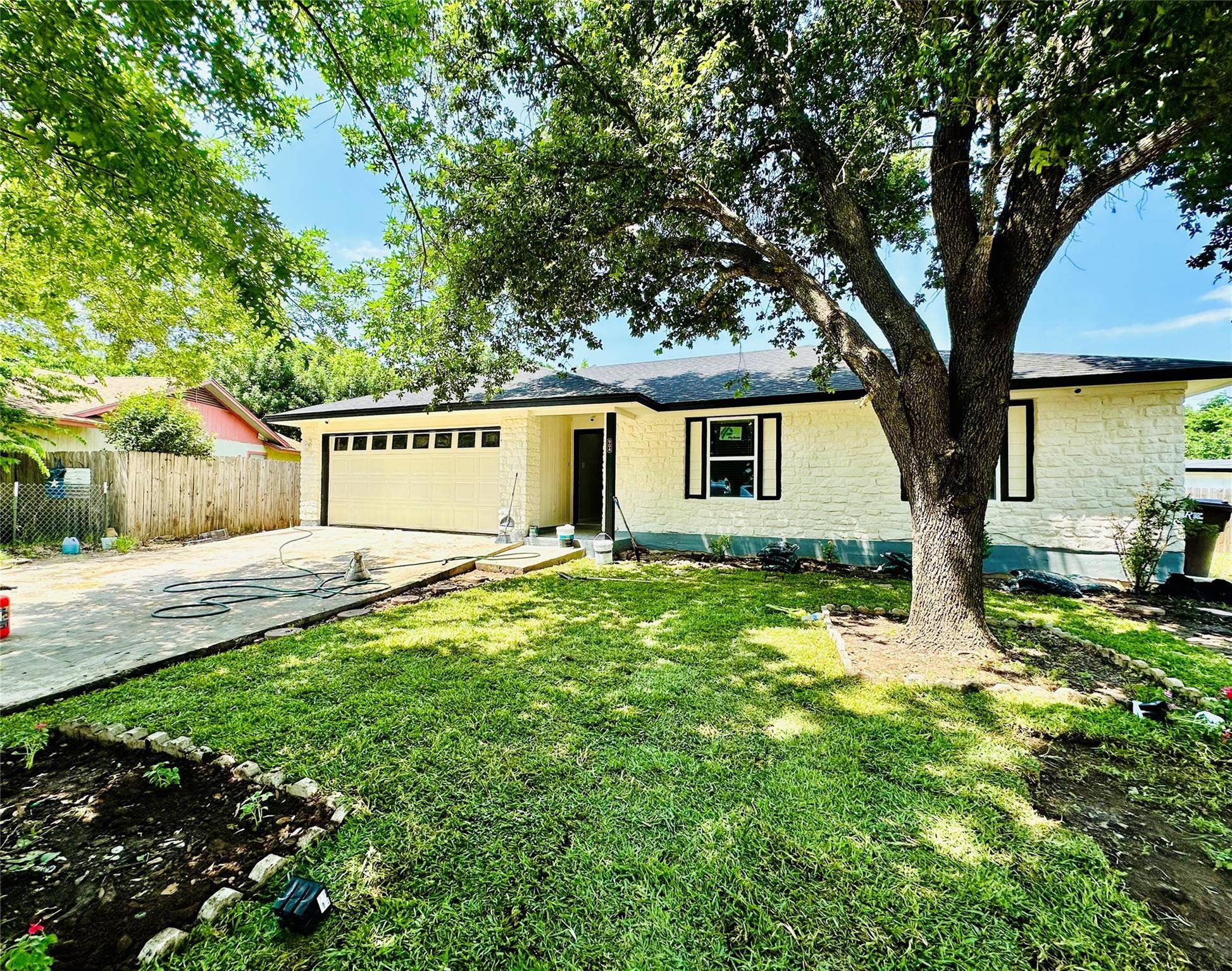 Round Rock, TX 78664,904 FIELDSTONE PL