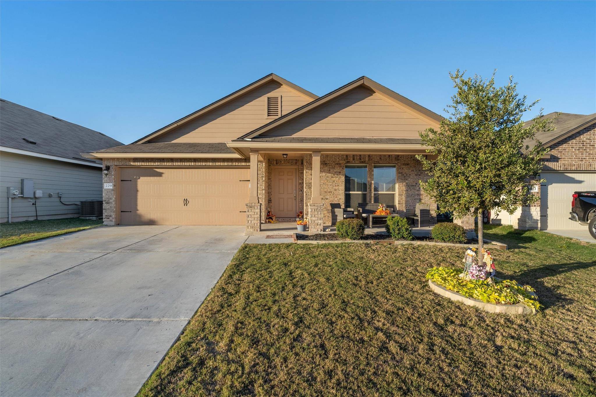 Taylor, TX 76574,229 REAGOR DR