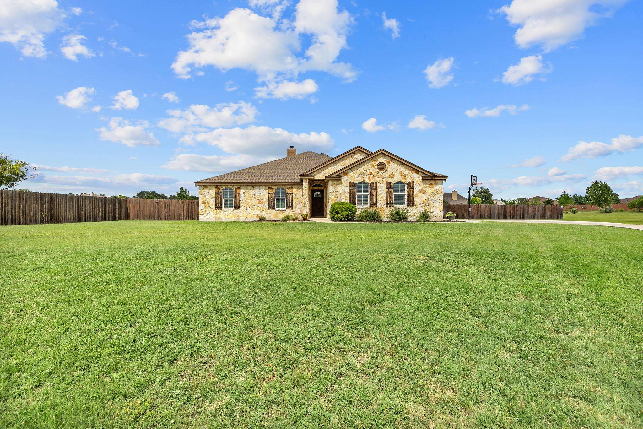 Liberty Hill, TX 78642,104 Angela DR