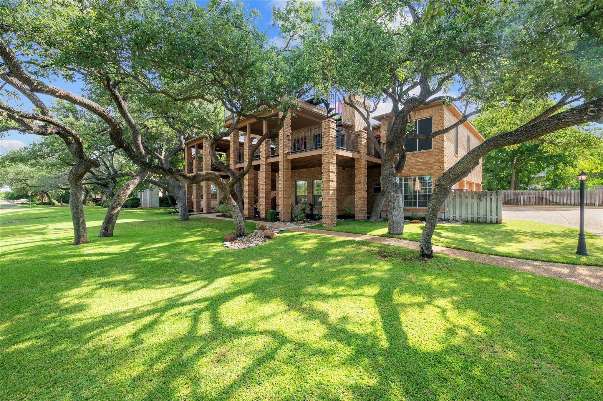Lakeway, TX 78734,334 Explorer