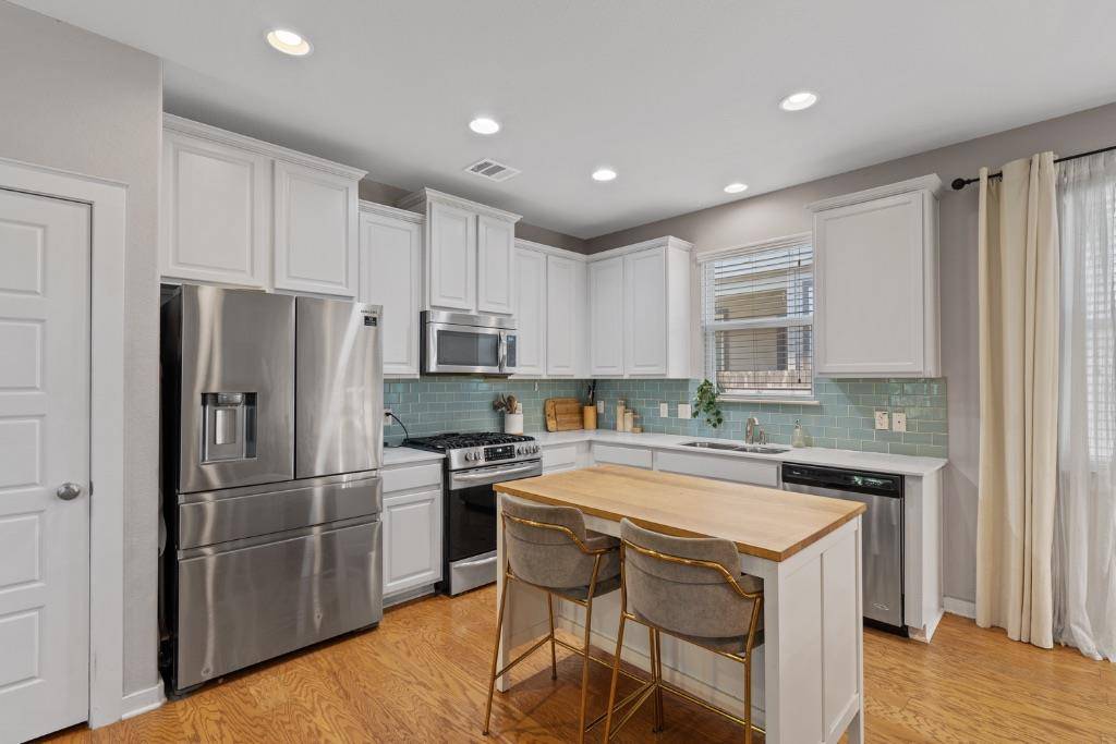 Austin, TX 78744,5317 Daimler DR