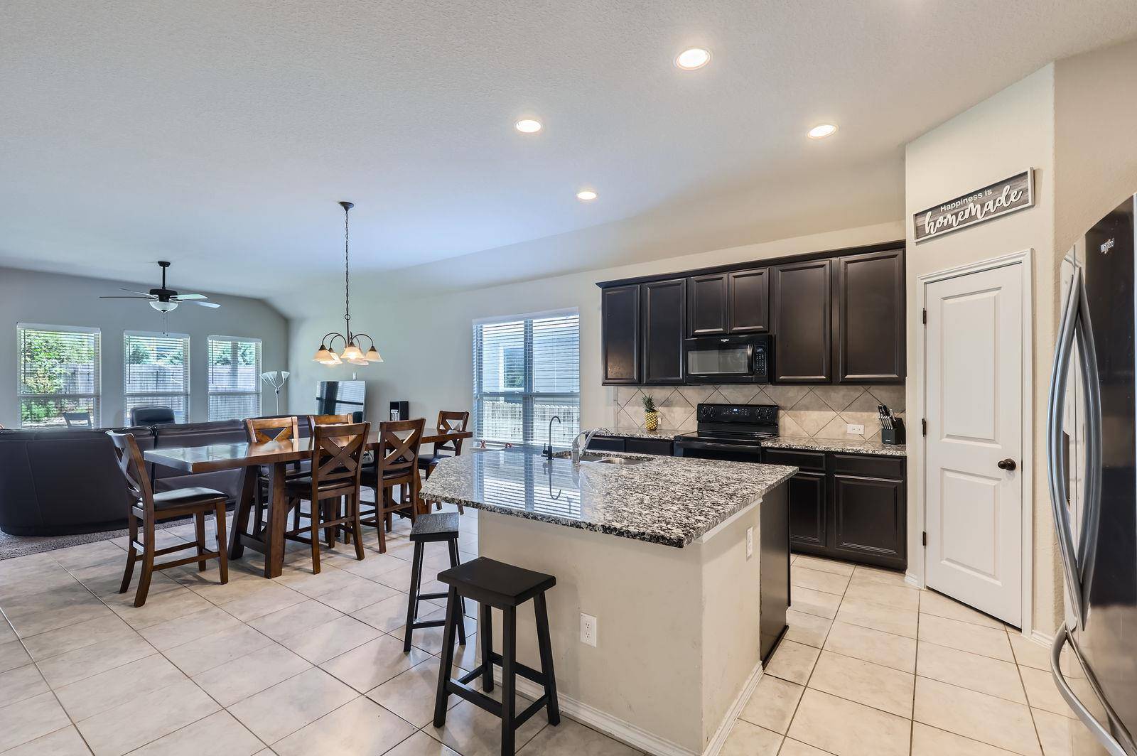 Hutto, TX 78634,127 Scotsburg ST