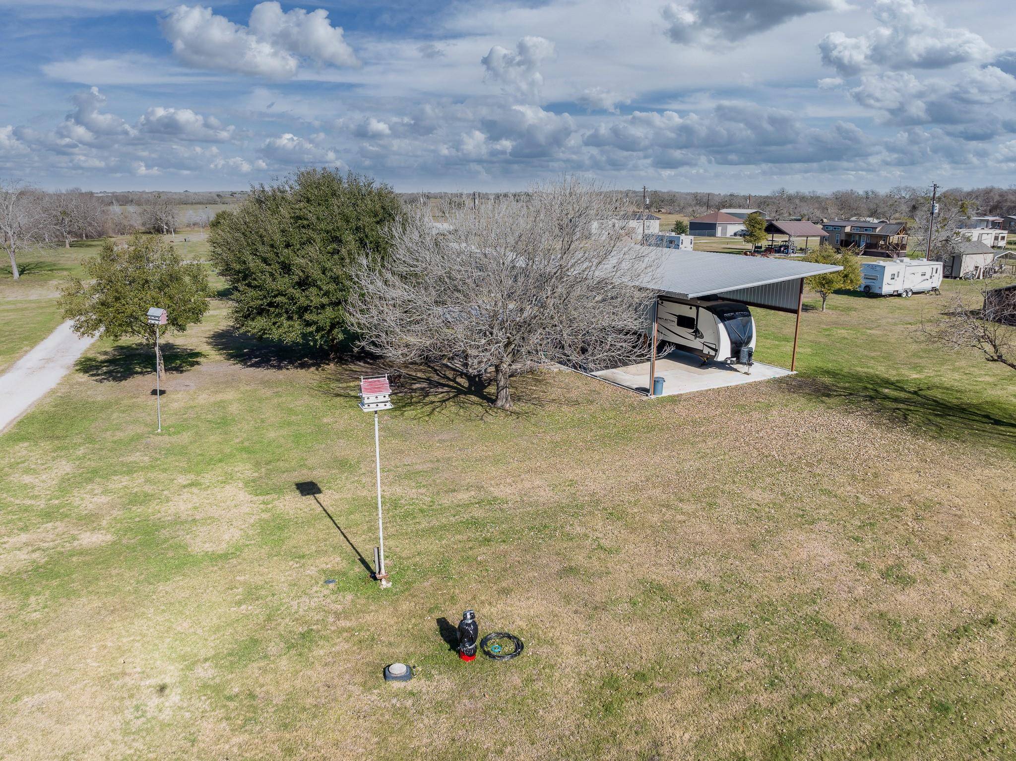 Gonzales, TX 78629,2 Tapi LN