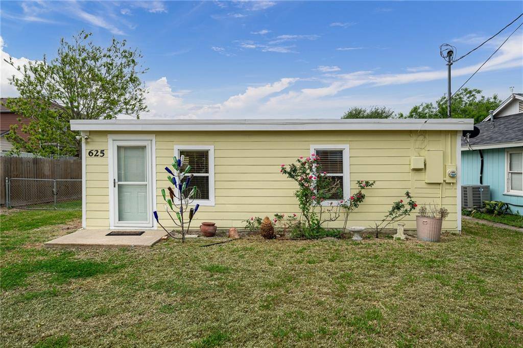 Rockport, TX 78382,625 E Hackberry ST