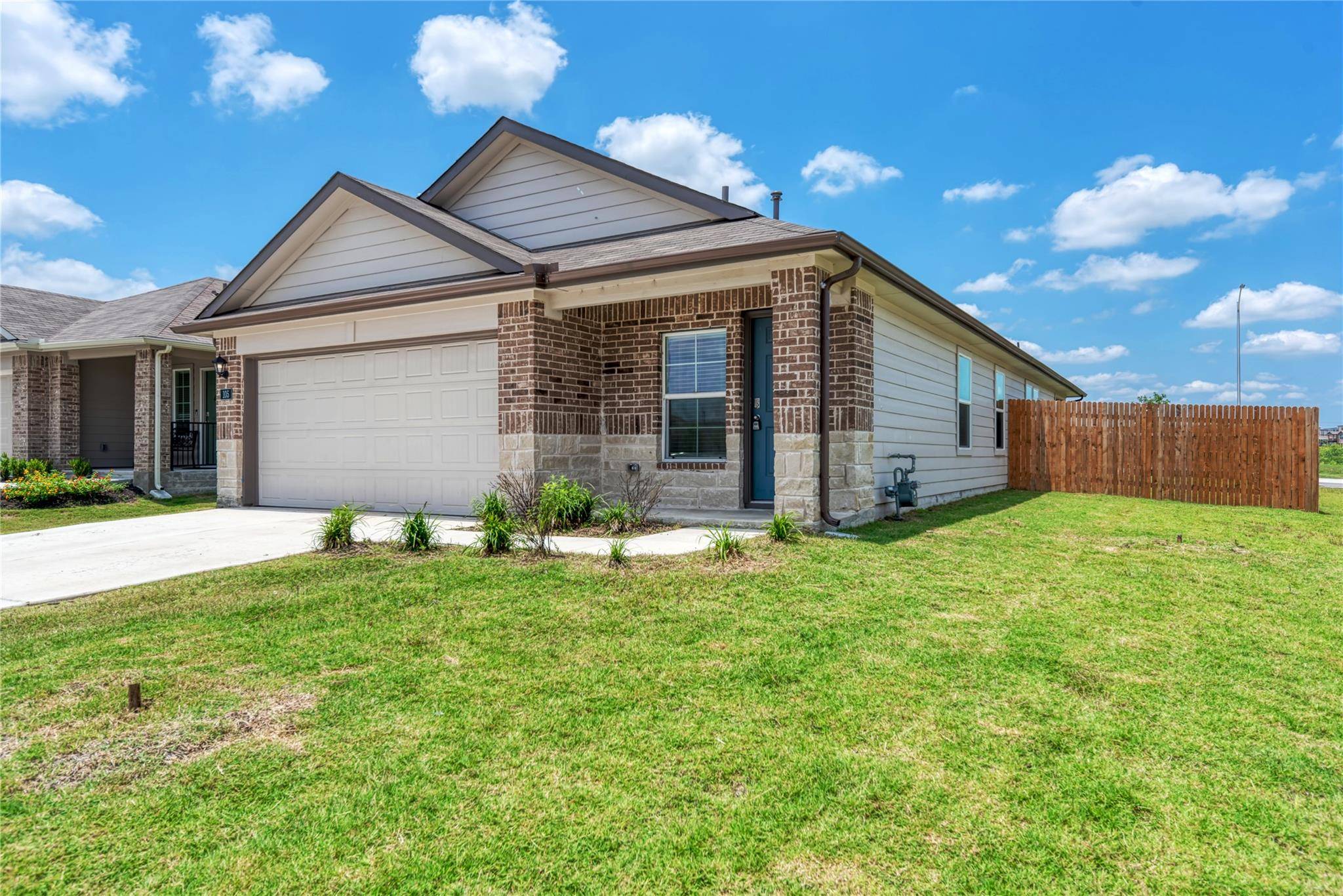 San Marcos, TX 78666,105 Calgary LN