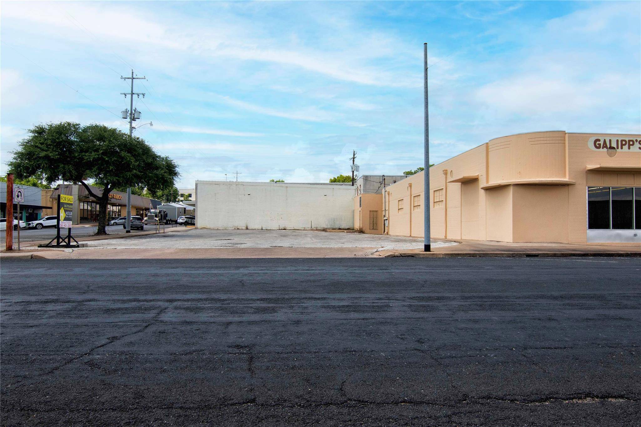 Schulenburg, TX 78956,425 & 421 N Main ST