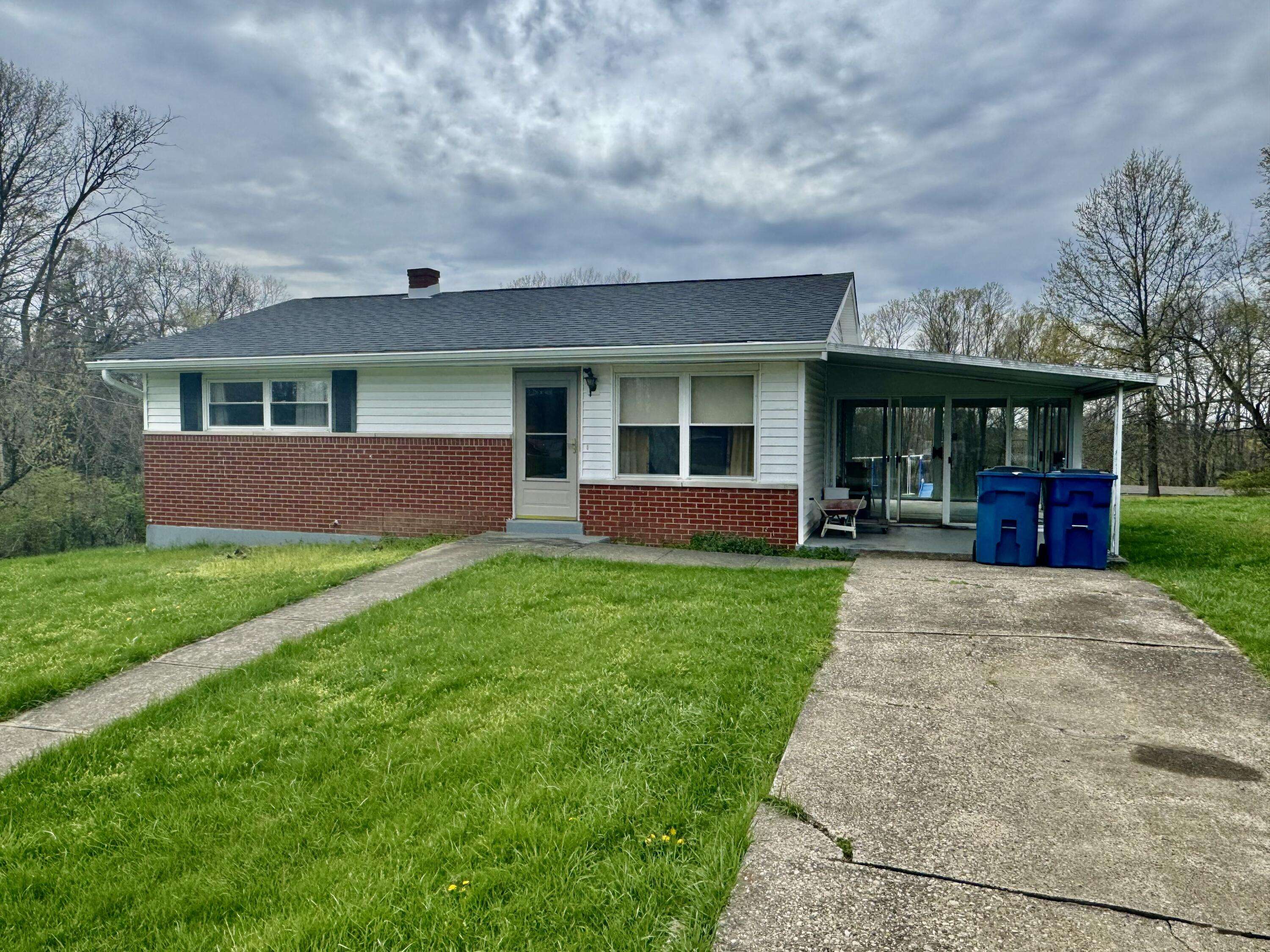 Dry Ridge, KY 41035,285 Reeves Road
