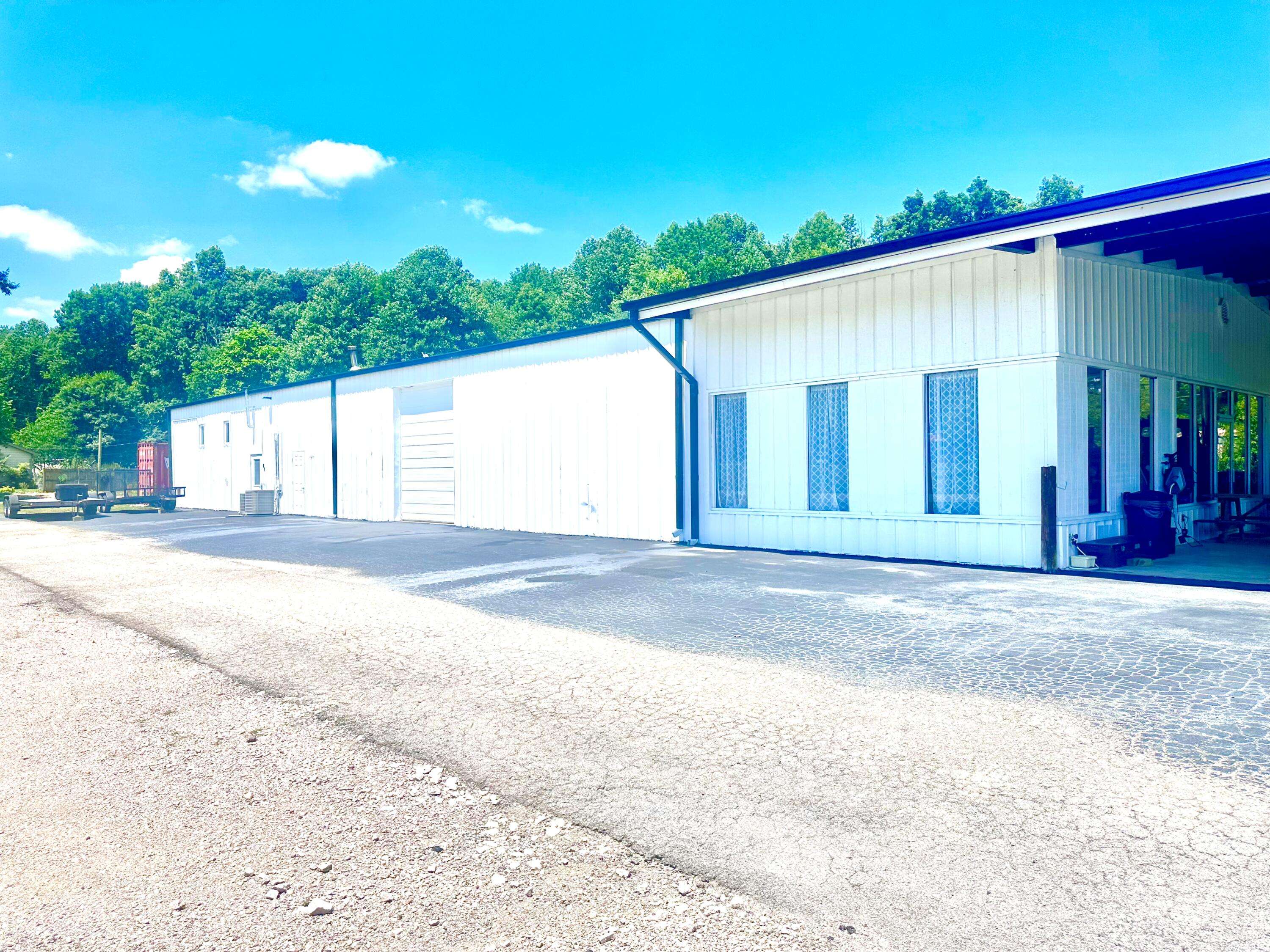 Owingsville, KY 40360,341 Cave Run Lake Road