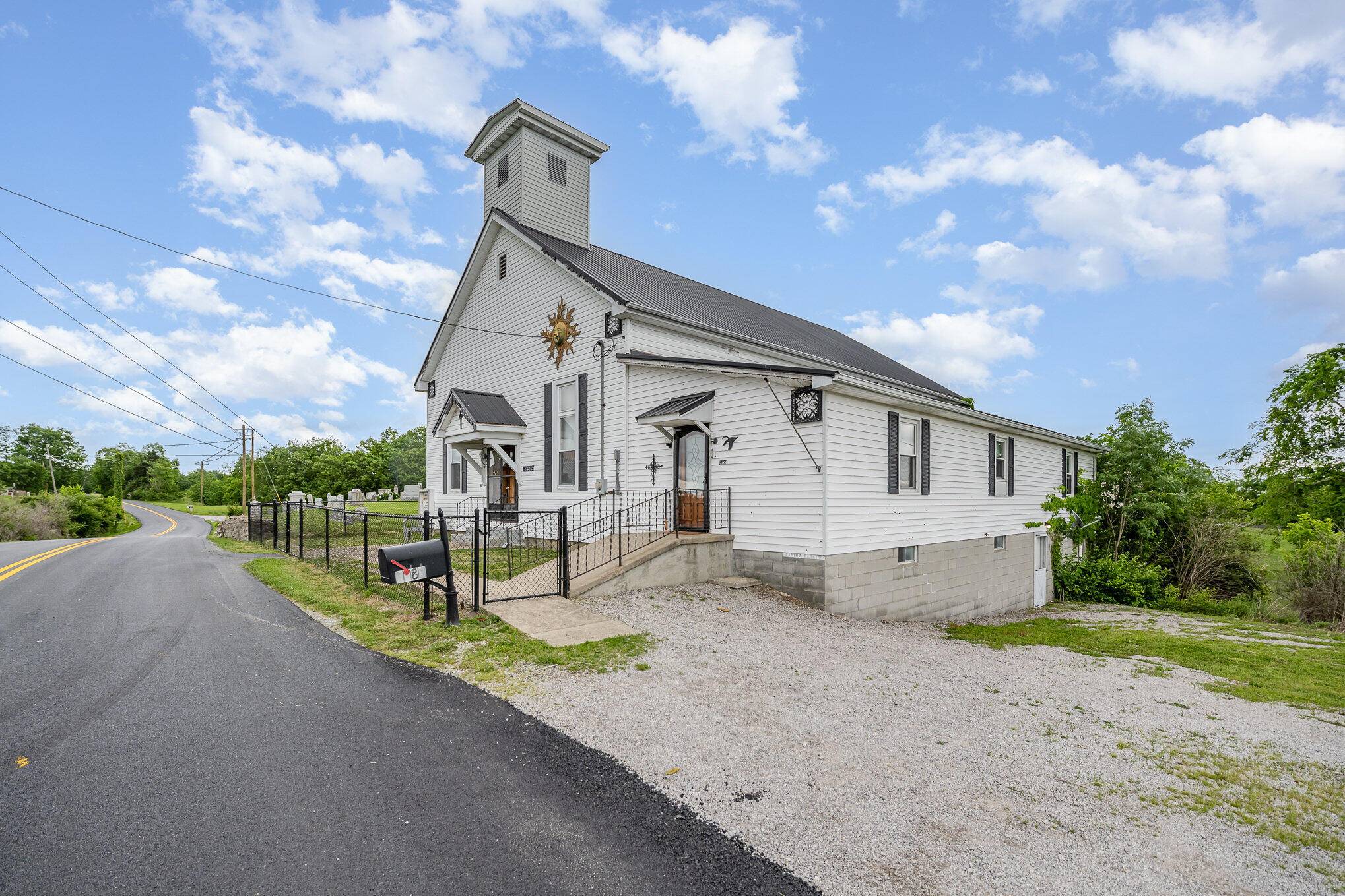 Brooksville, KY 41004,5489 Bridgeville Road
