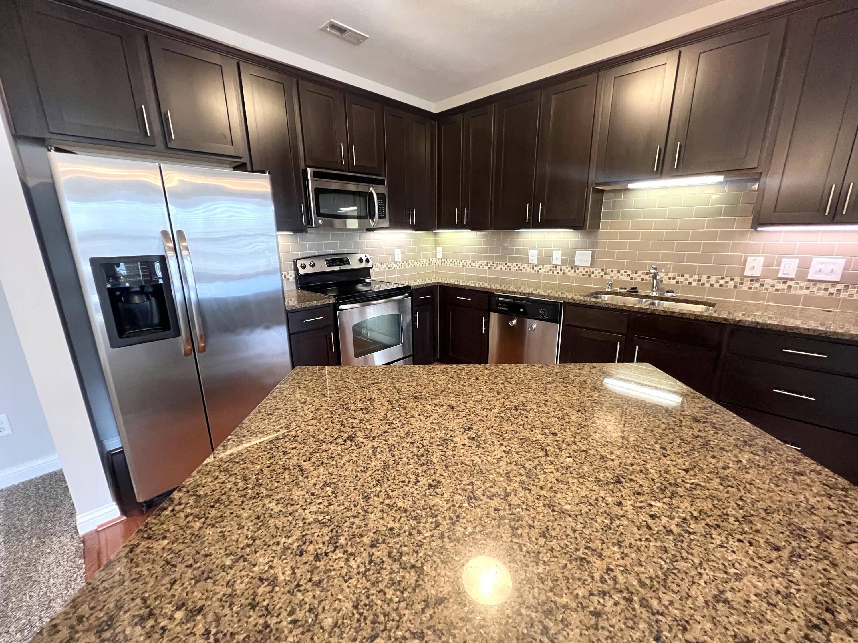 Dayton, KY 41074,1859 Riverpointe Court #11
