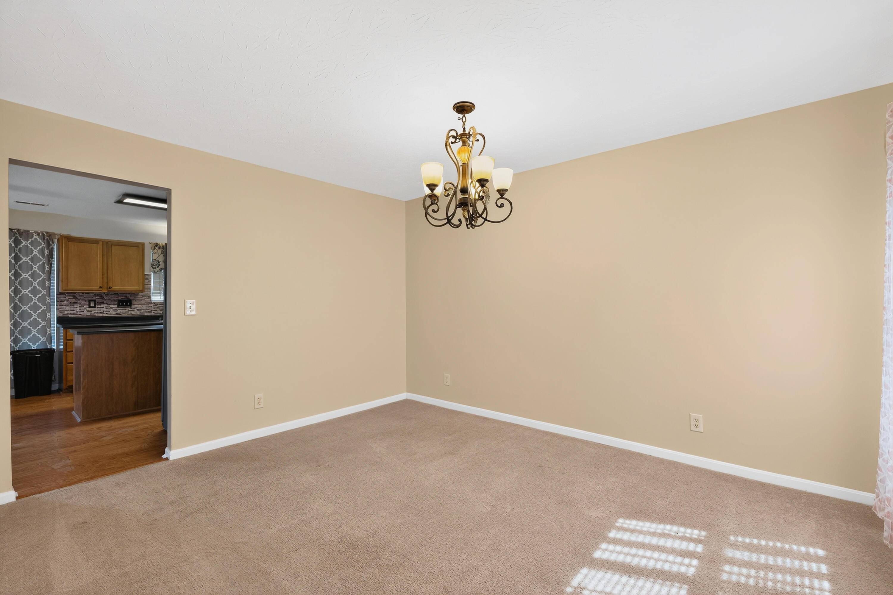 Alexandria, KY 41001,1068 Summerlake Drive