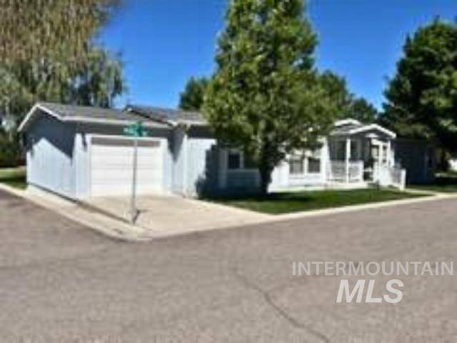 Buhl, ID 83316,910 Moon Glo Village