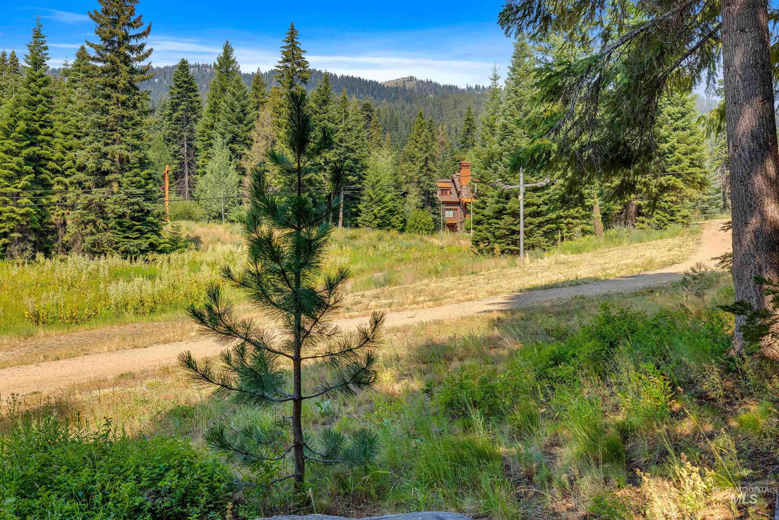 Donnelly, ID 83615,18 Rock Creek Court