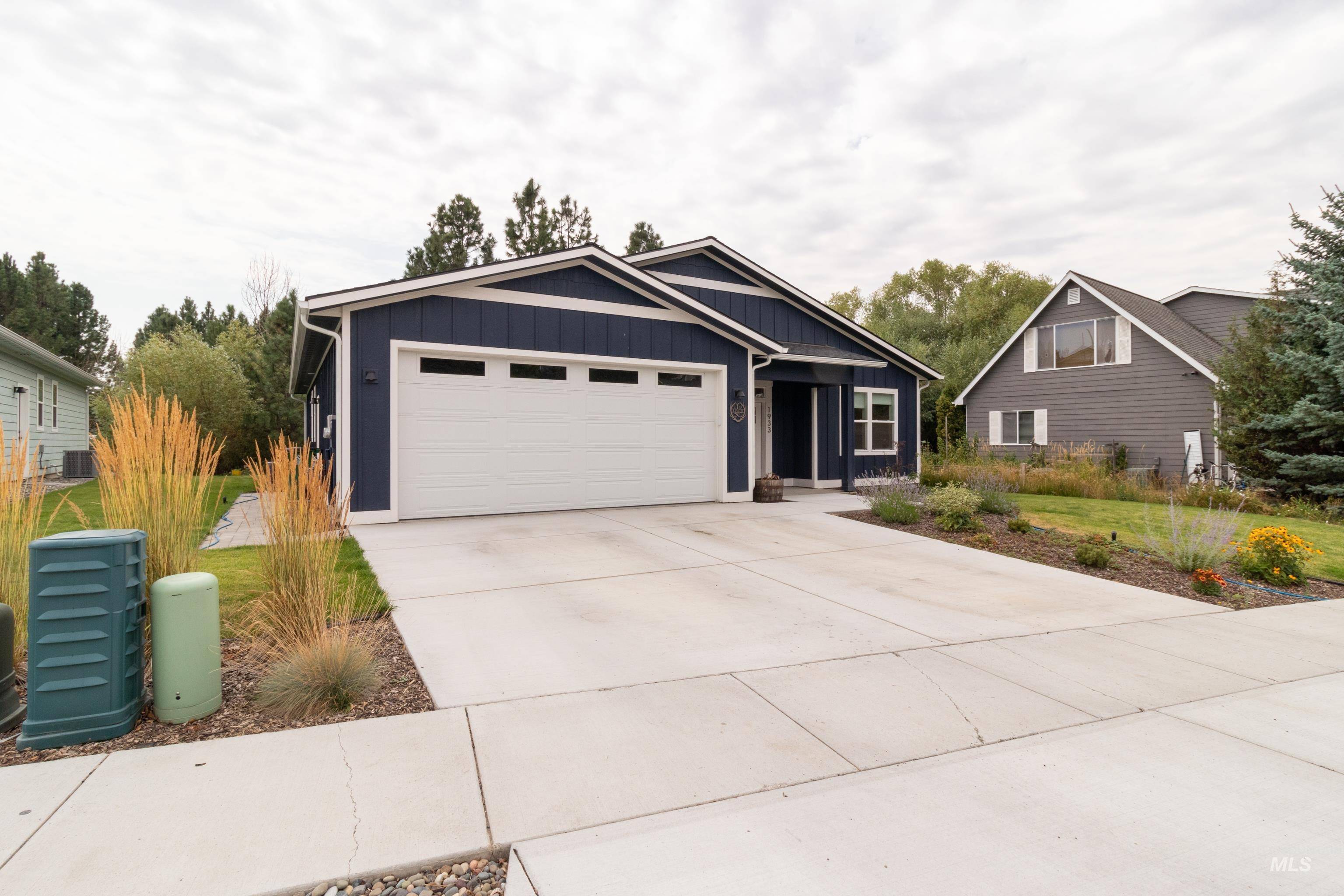 Moscow, ID 83843-0000,1933 West View Drive