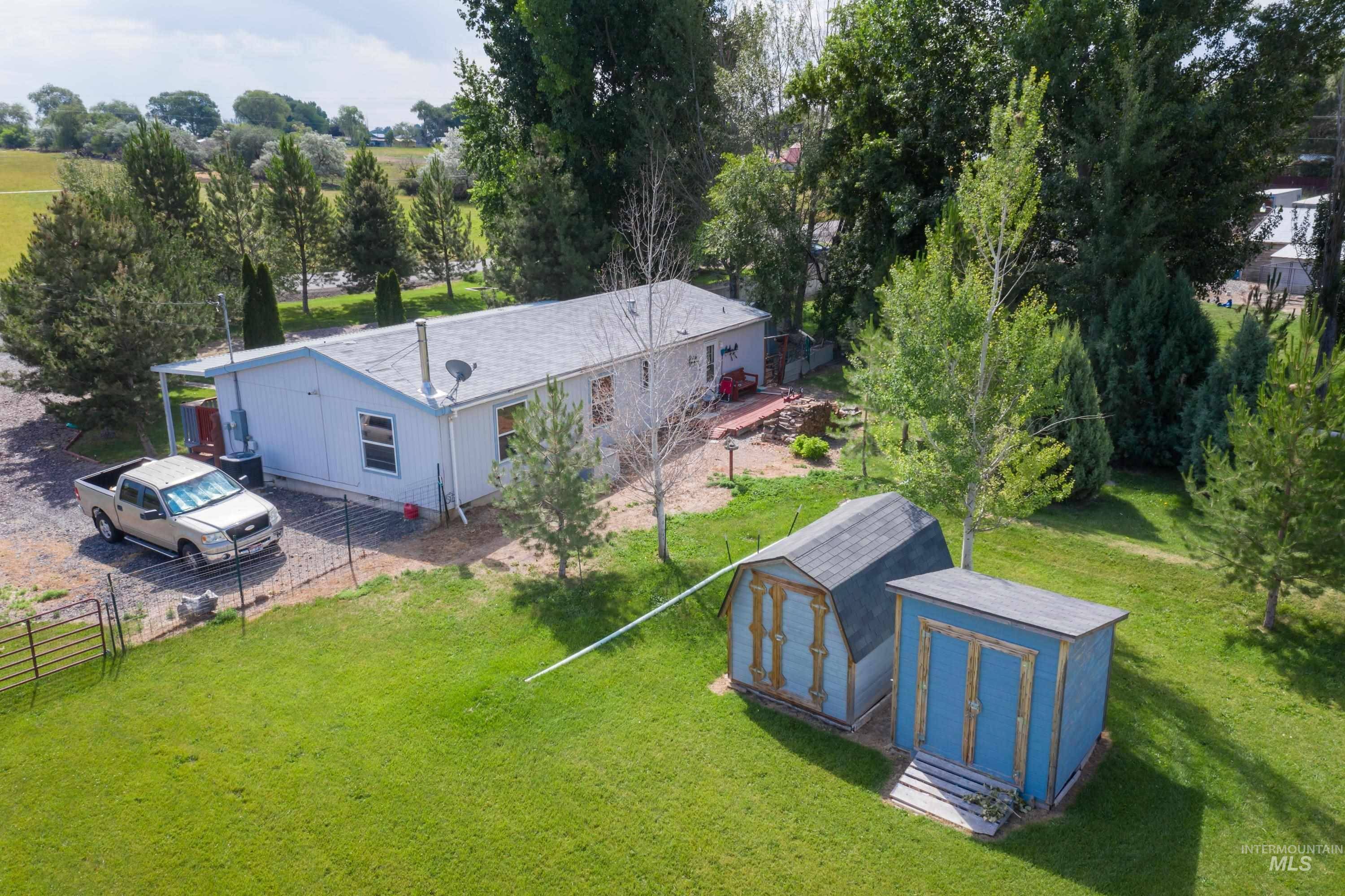 Buhl, ID 83316-0000,4251 1/2 N 1400 E