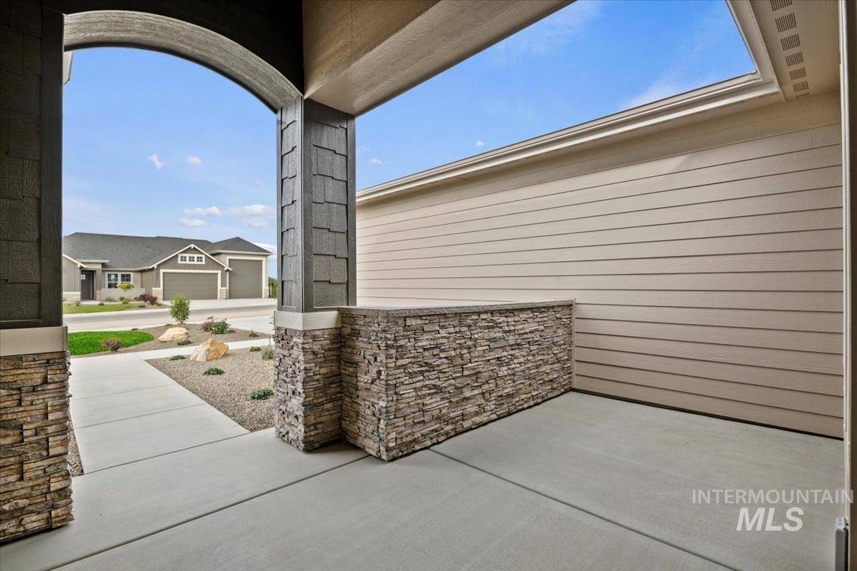 Nampa, ID 83686,9576 S Coopers Hawk Way