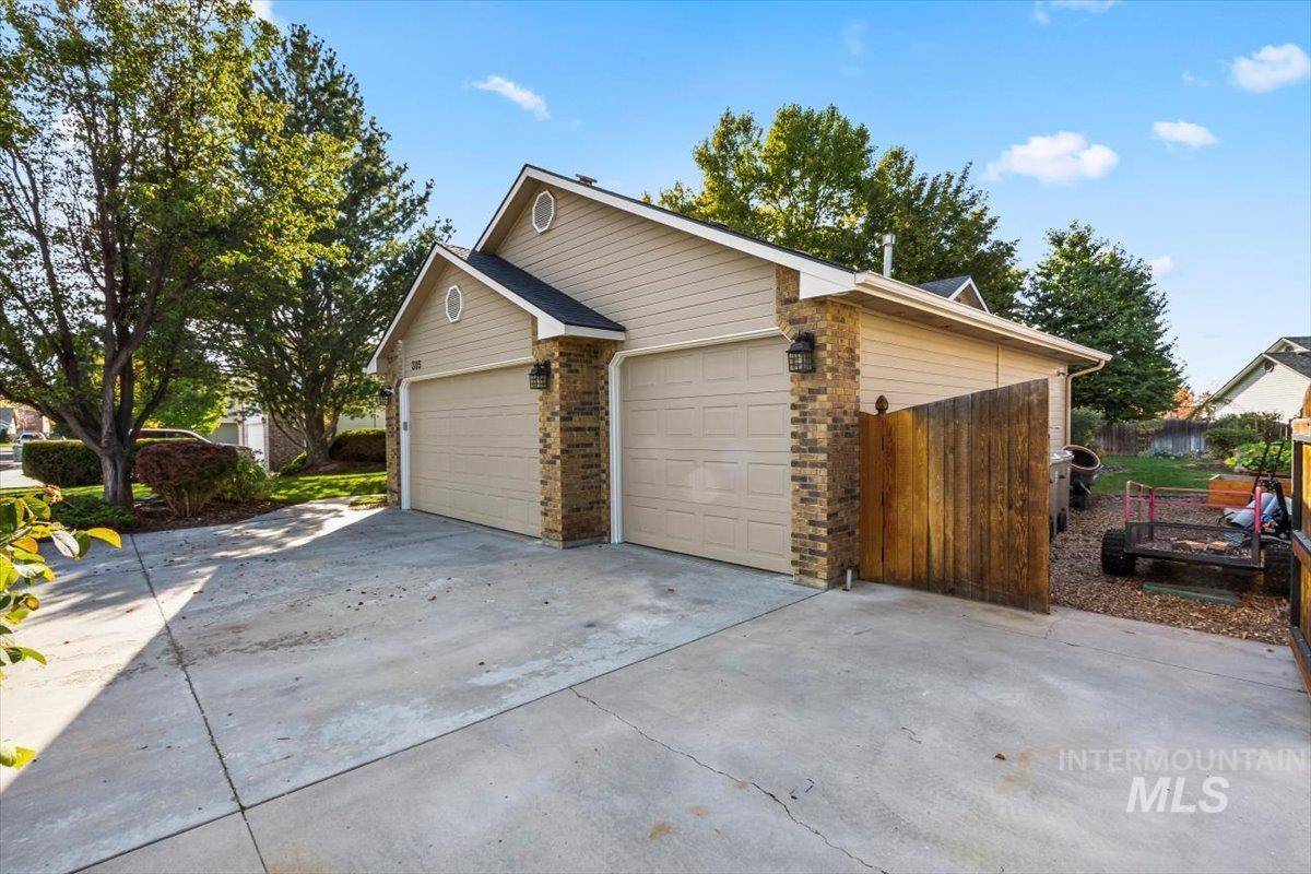 Nampa, ID 83686,305 Walnut Creek Way