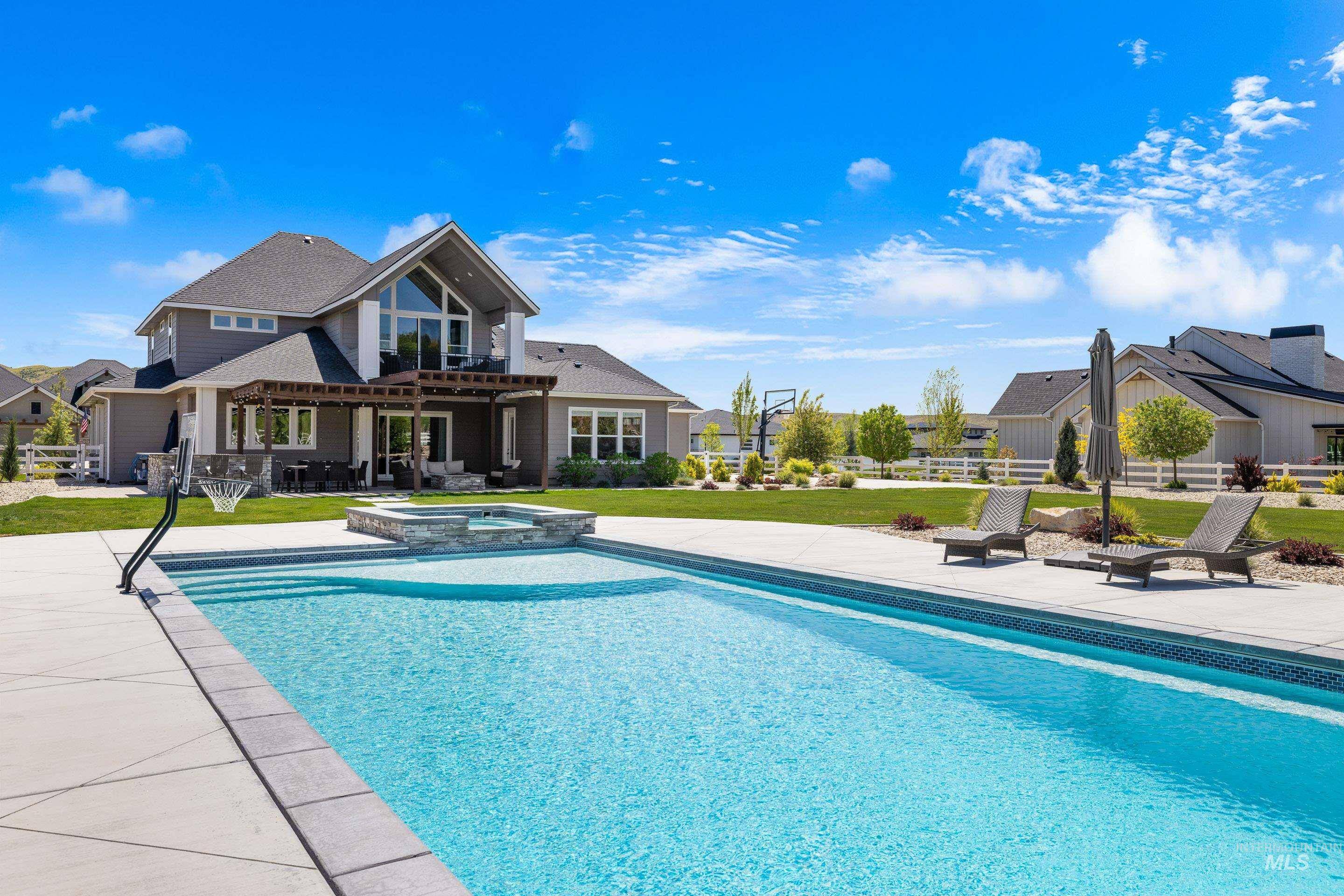 Boise, ID 83714,8490 W Mirror Pond Dr