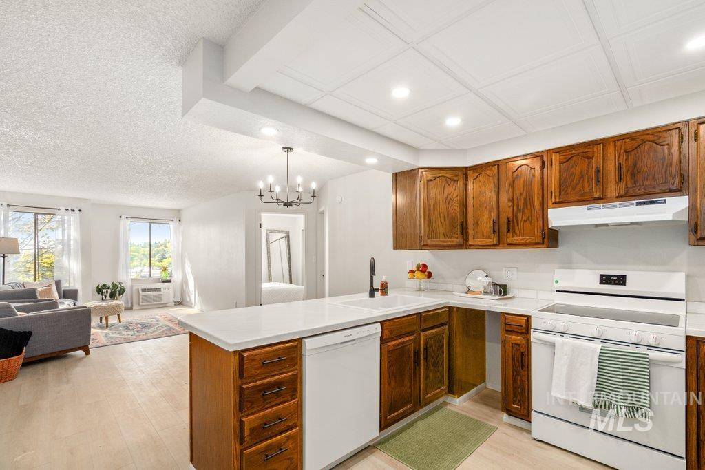 Moscow, ID 83843,122 N Washington