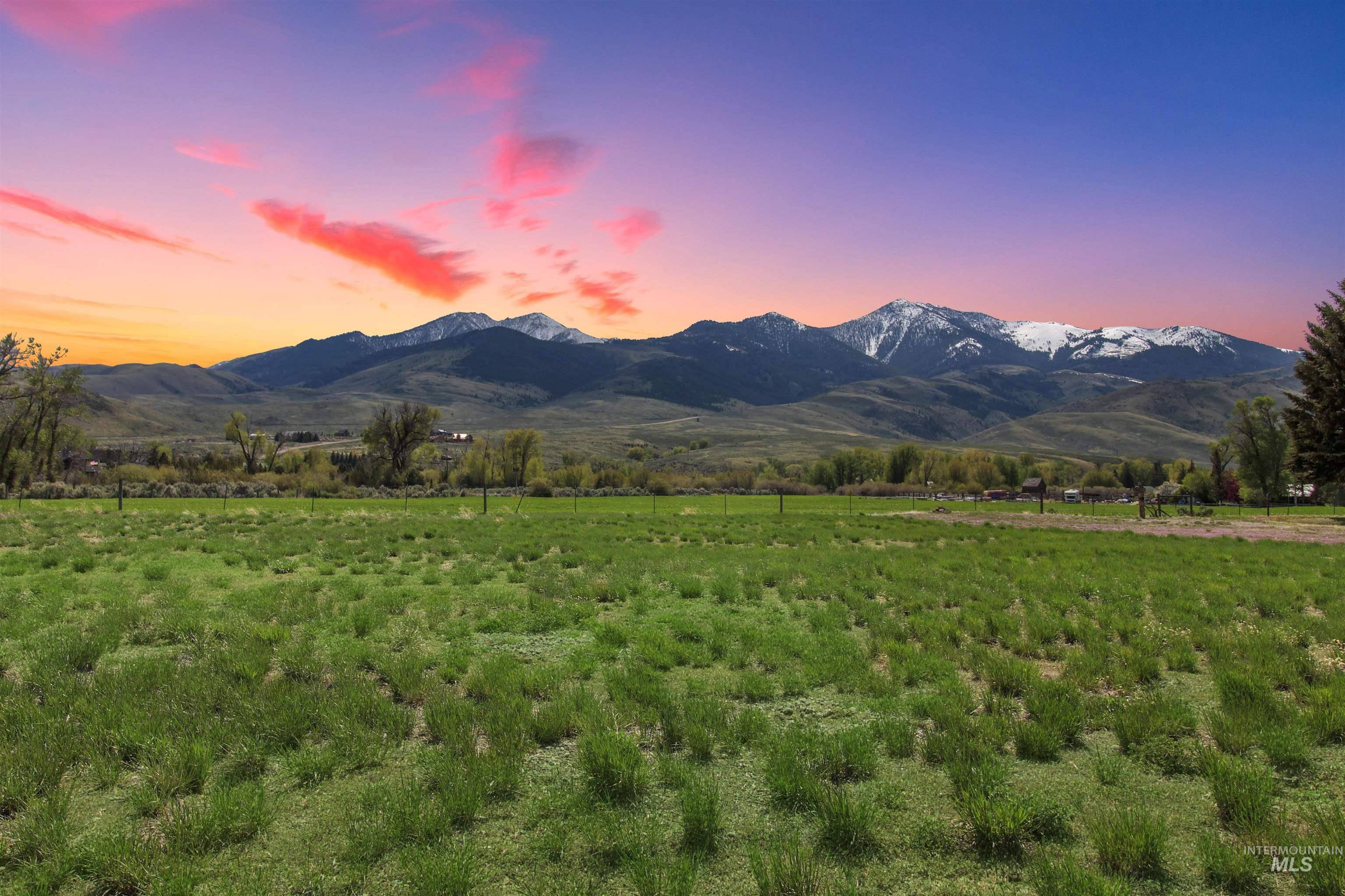 Mackay, ID 83251,404 E White Knob St