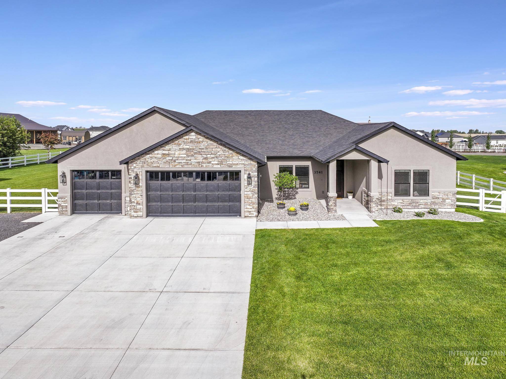 Twin Falls, ID 83301,3741 N 2481 E