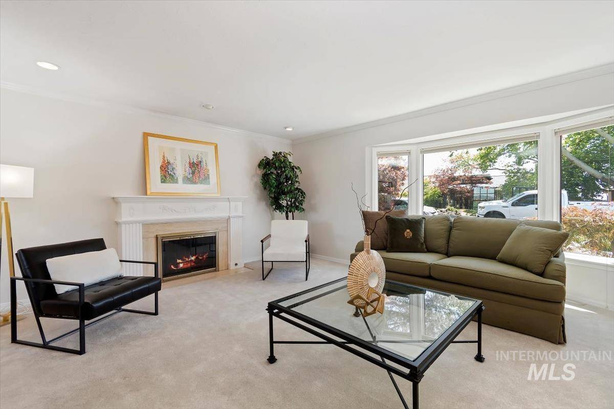 Boise, ID 83702,516 E Highland View Dr.