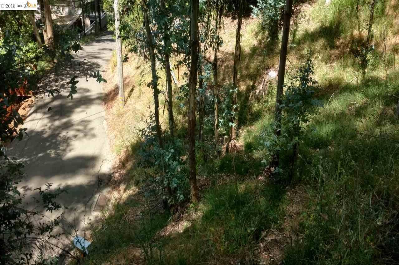 Oakland, CA 94603,7043 Balsam Way