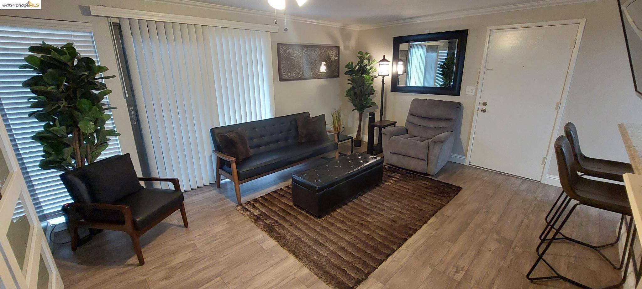 Sacramento, CA 95825,963 Fulton Ave #558