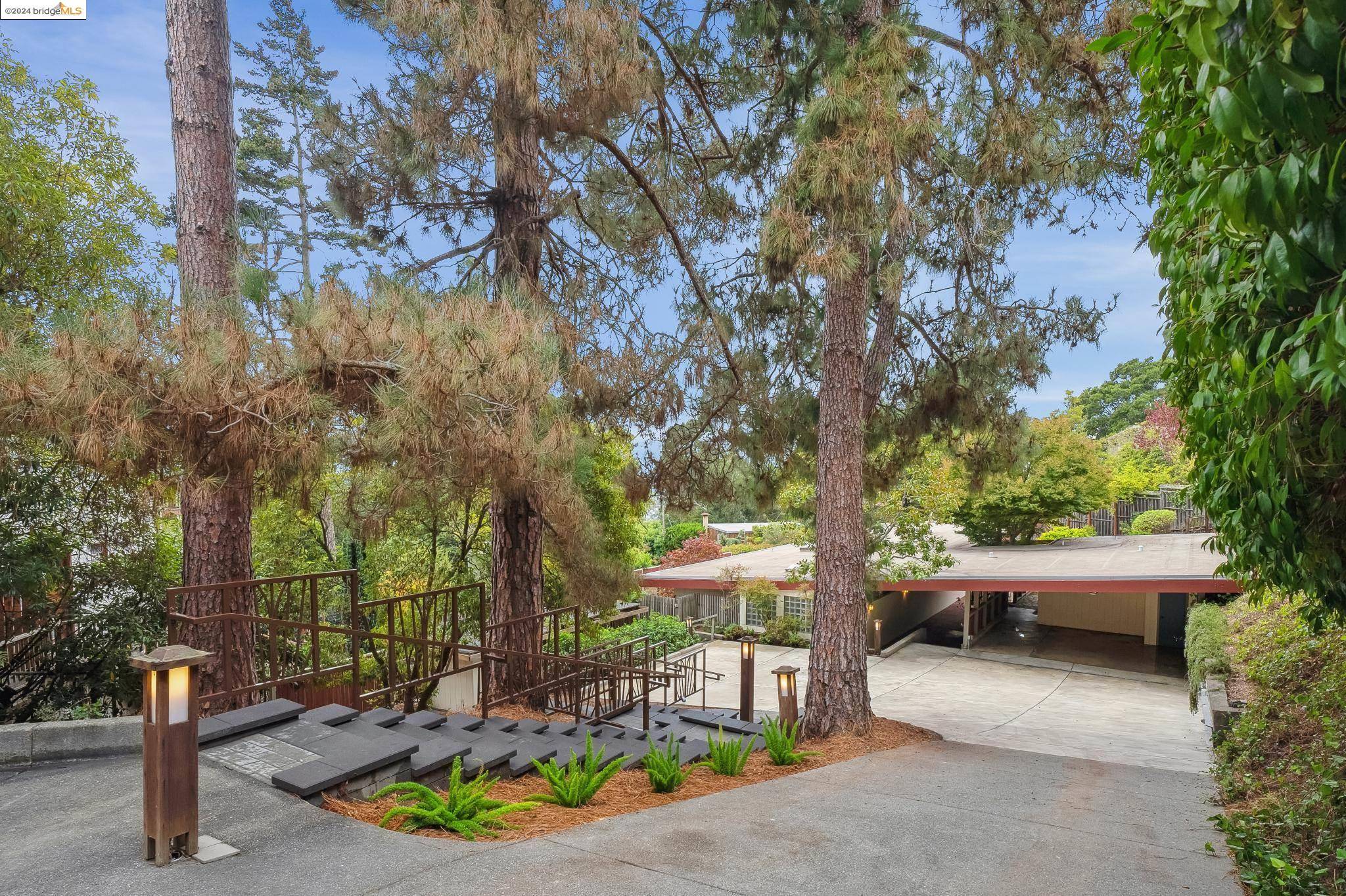 Kensington, CA 94707,46 Highgate Rd