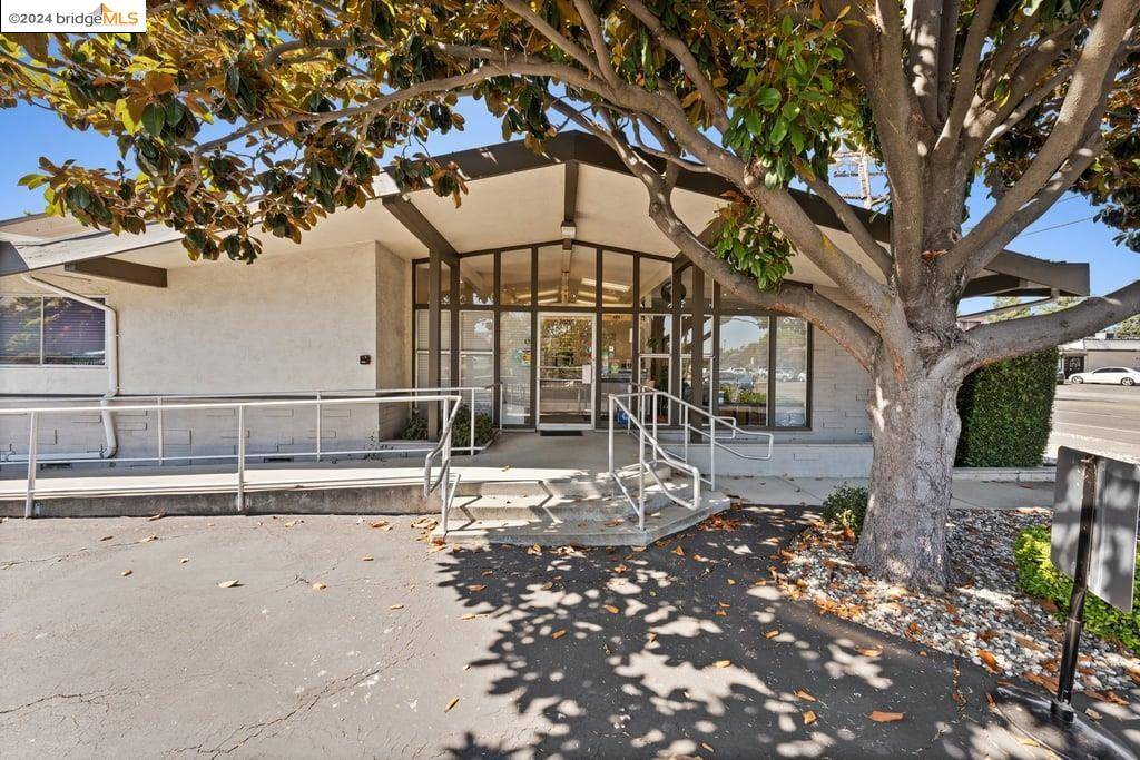 Castro Valley, CA 94546,20265 Lake Chabot