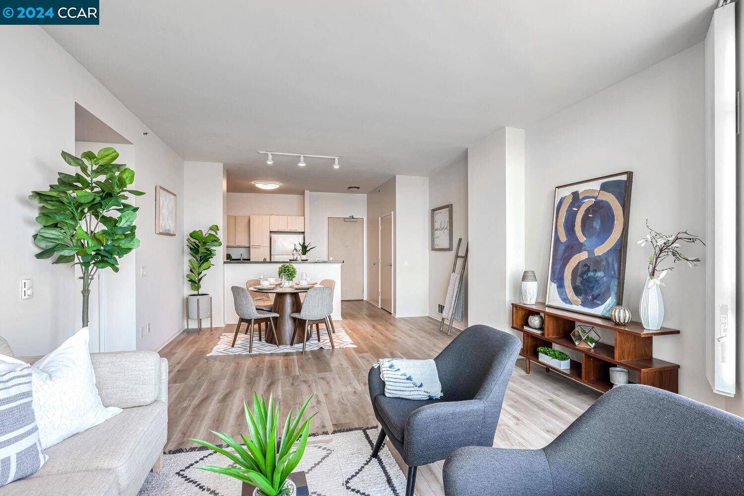 Oakland, CA 94612,1 Lakeside Dr #1210