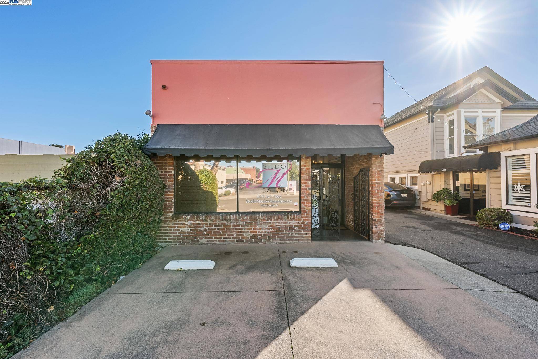 Alameda, CA 94501,1422 Everett St