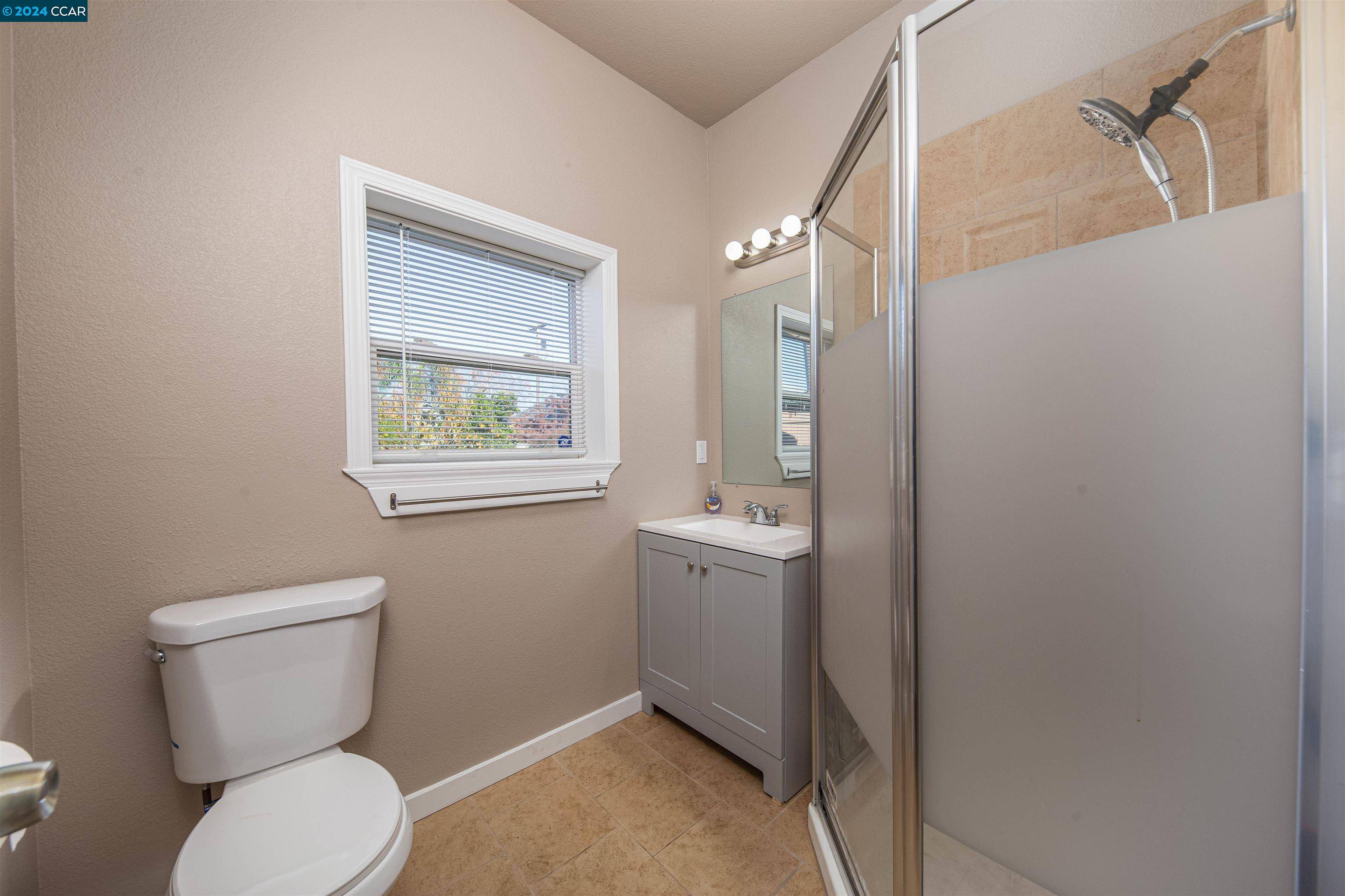 Lodi, CA 95240,115 E Walnut St