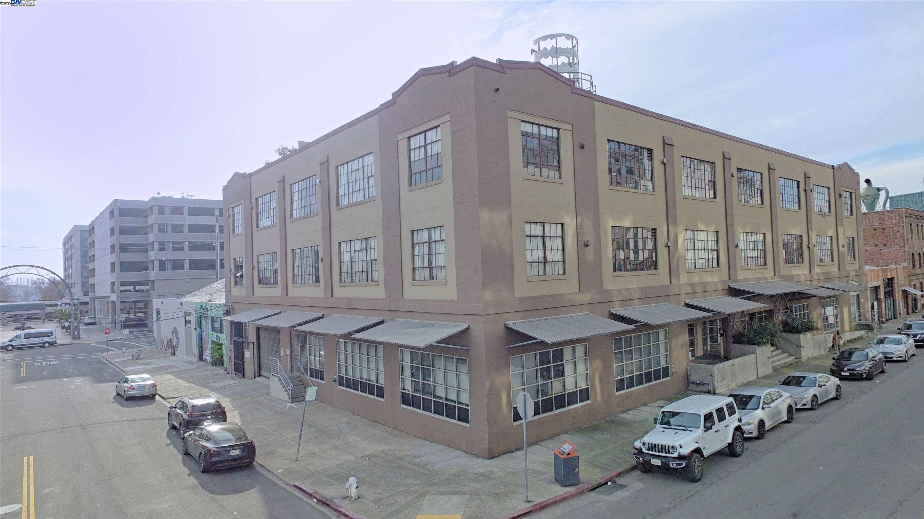 Oakland, CA 94607,255 3Rd St #202