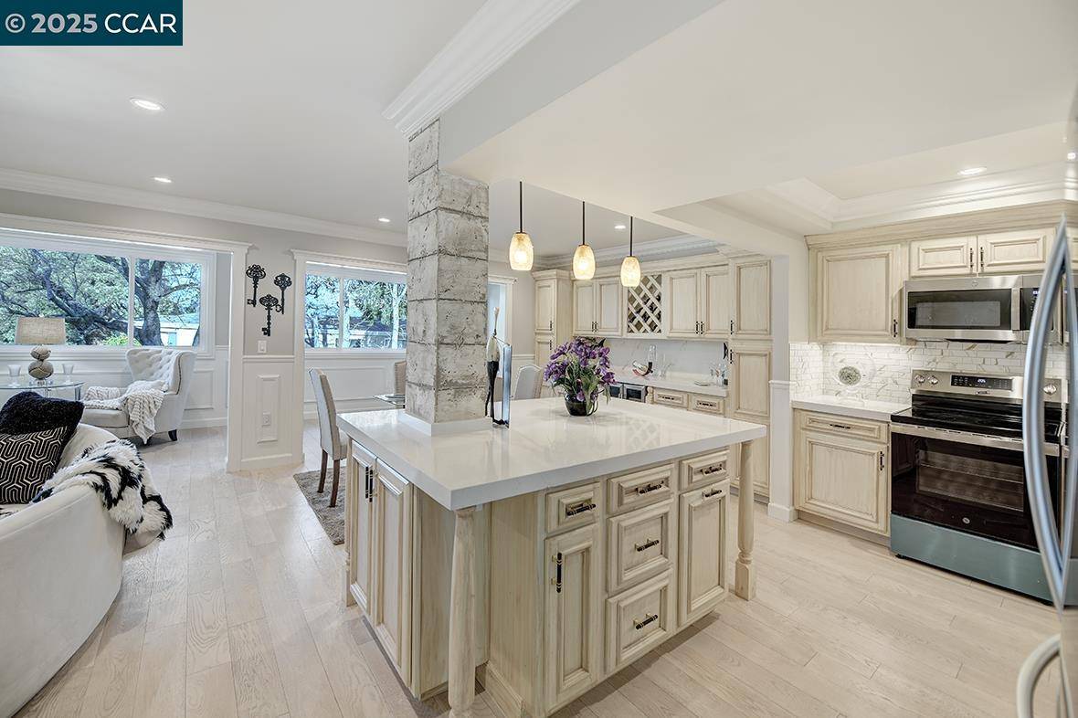 Walnut Creek, CA 94595,1400 Ptarmigan Dr #4