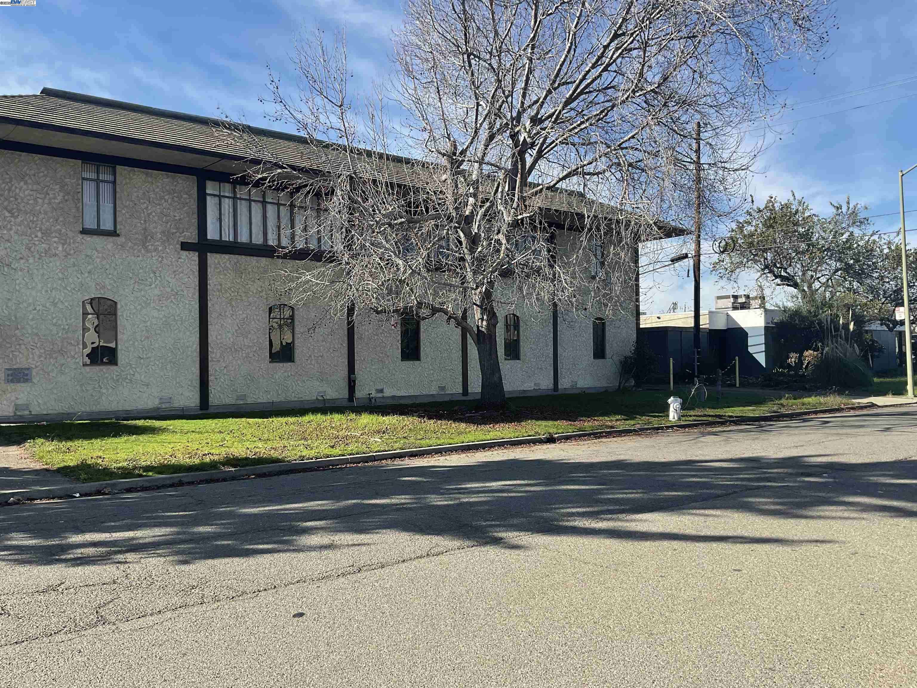 Oakland, CA 94621,8105 Capwell Dr