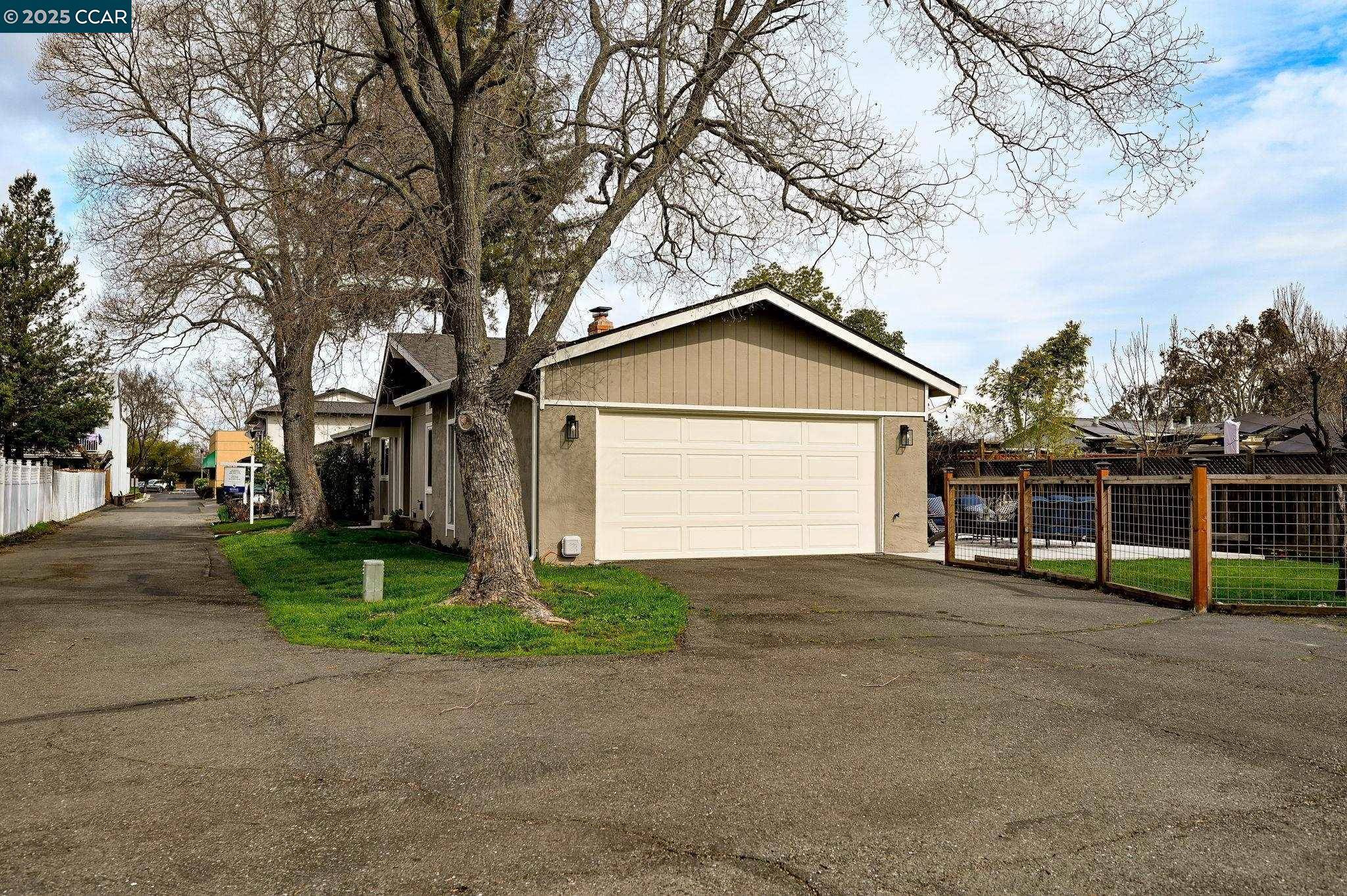 Pleasant Hill, CA 94523,1933 Oak Park Blvd