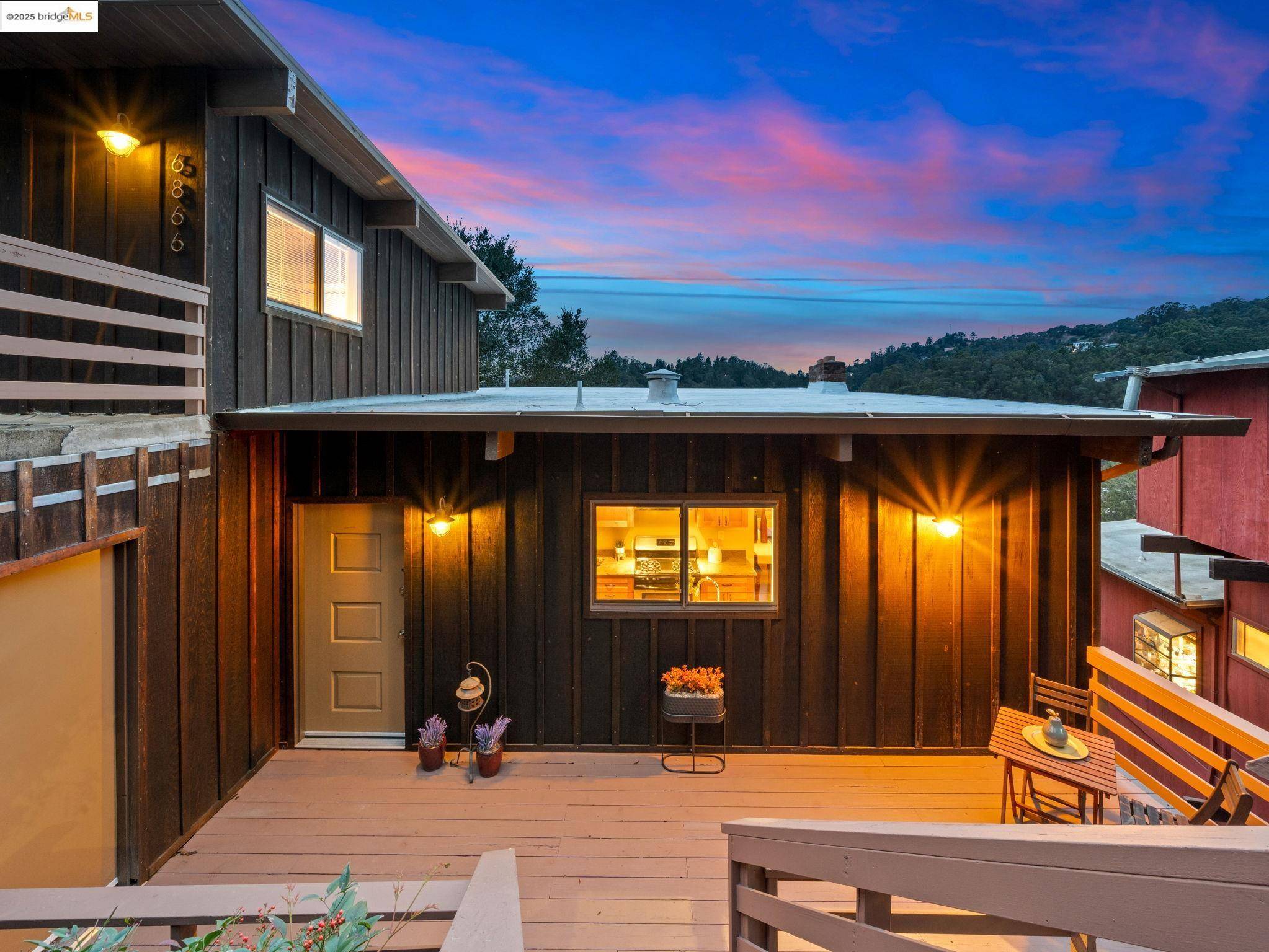 Oakland, CA 94611,6866 Thornhill Dr