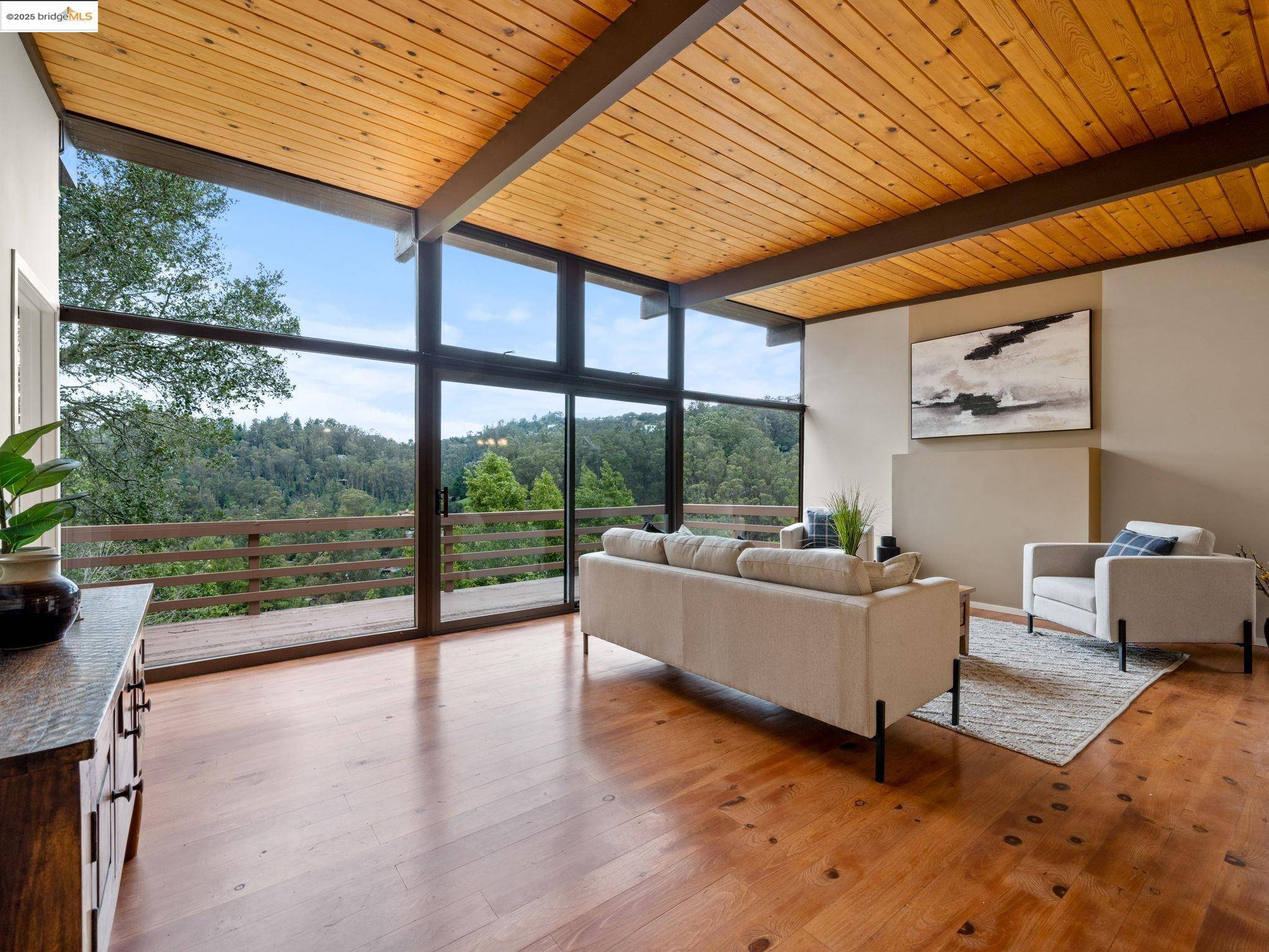 Oakland, CA 94611,6866 Thornhill Dr